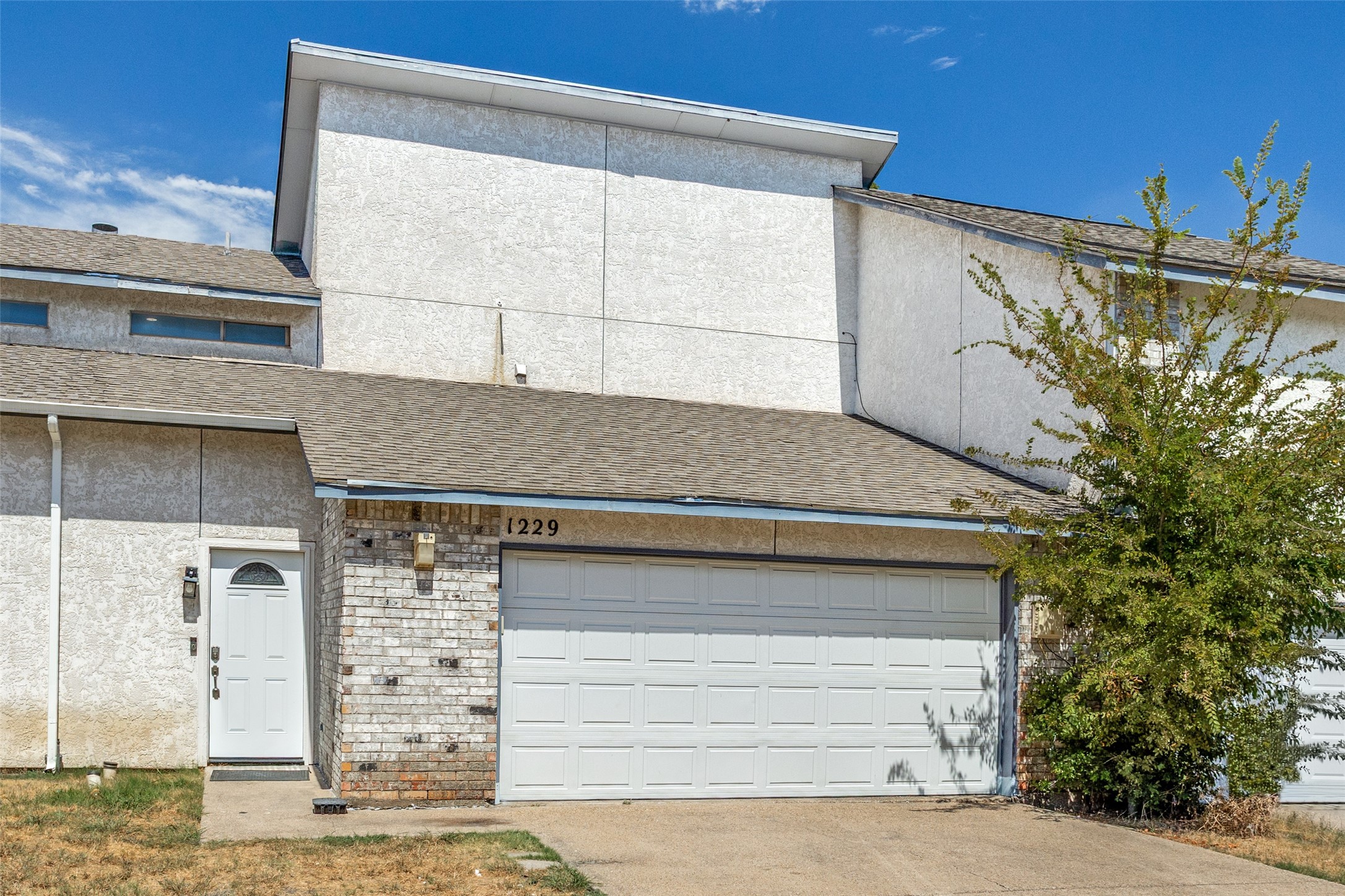 1229 Forest Cove Lane