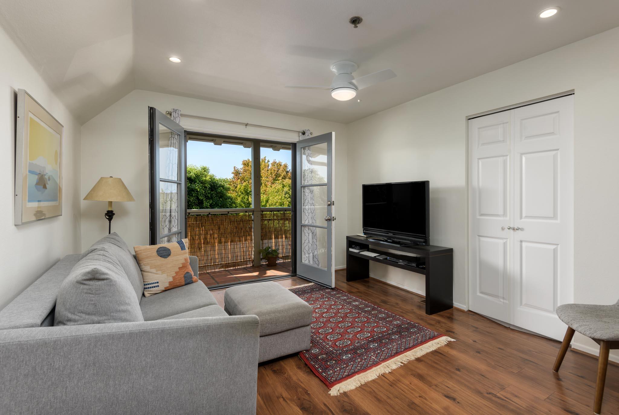 1809 Cliff Drive Apt 1