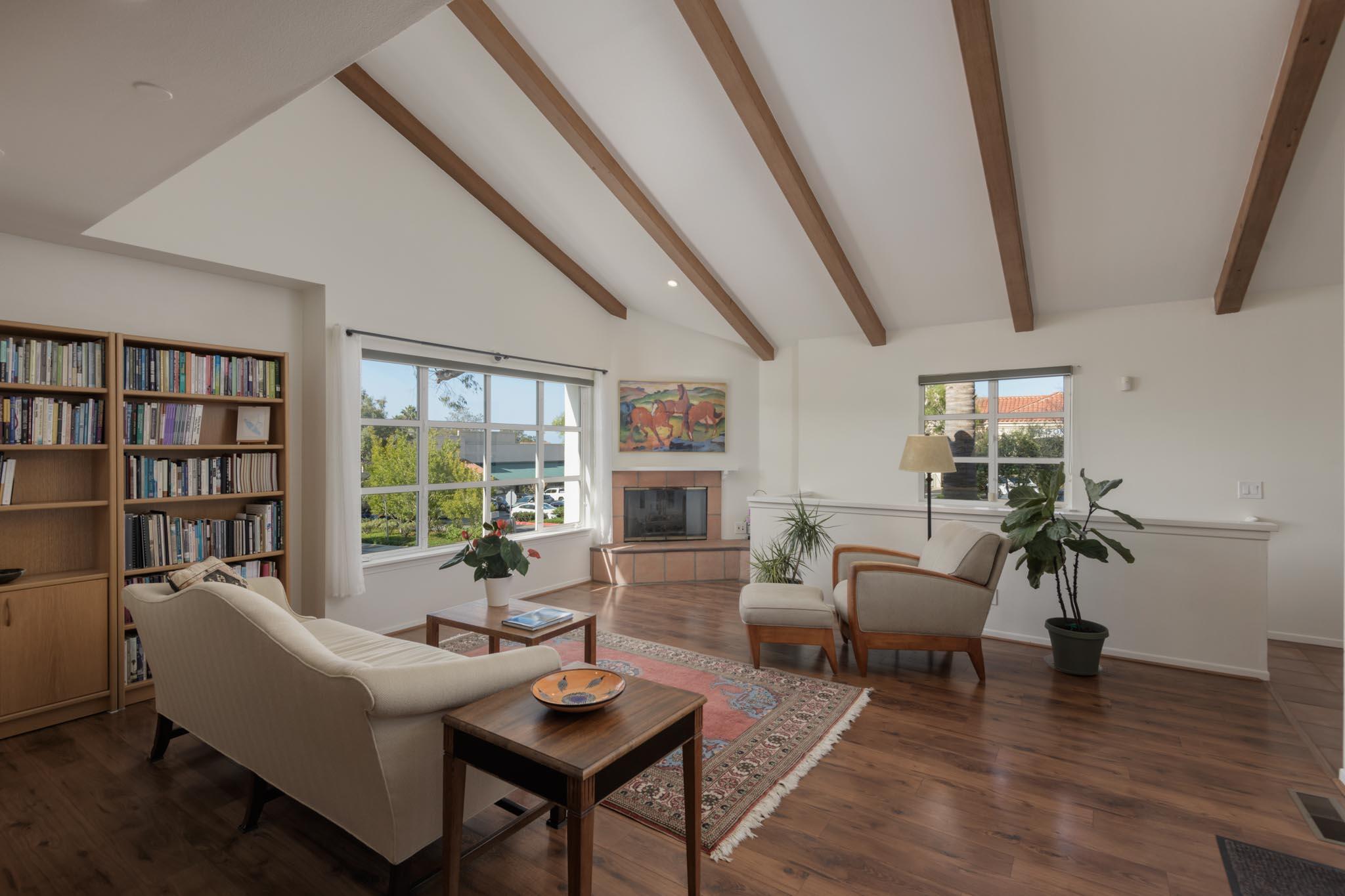1809 Cliff Drive Apt 1