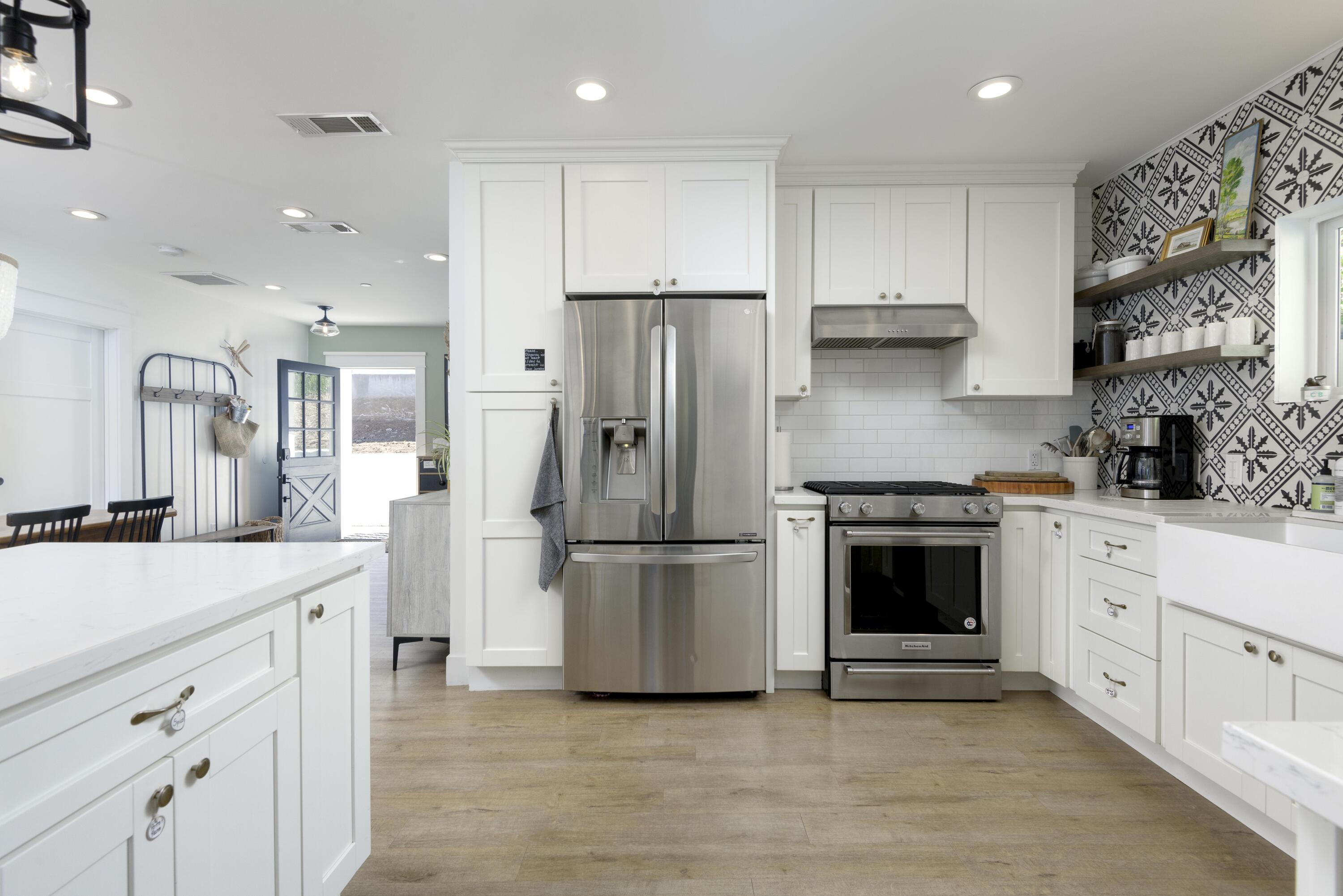 496 N La Cumbre Road