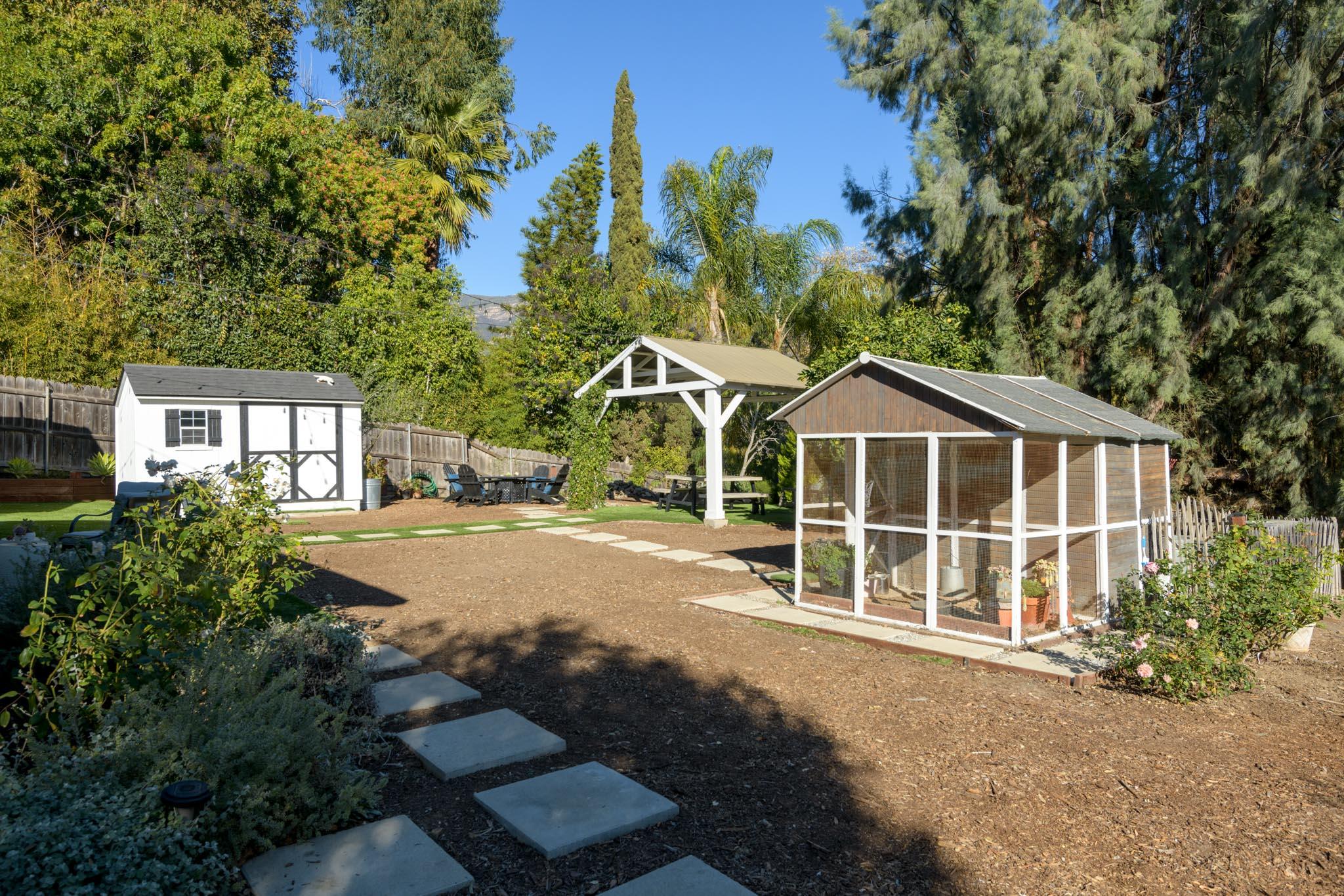 496 N La Cumbre Road