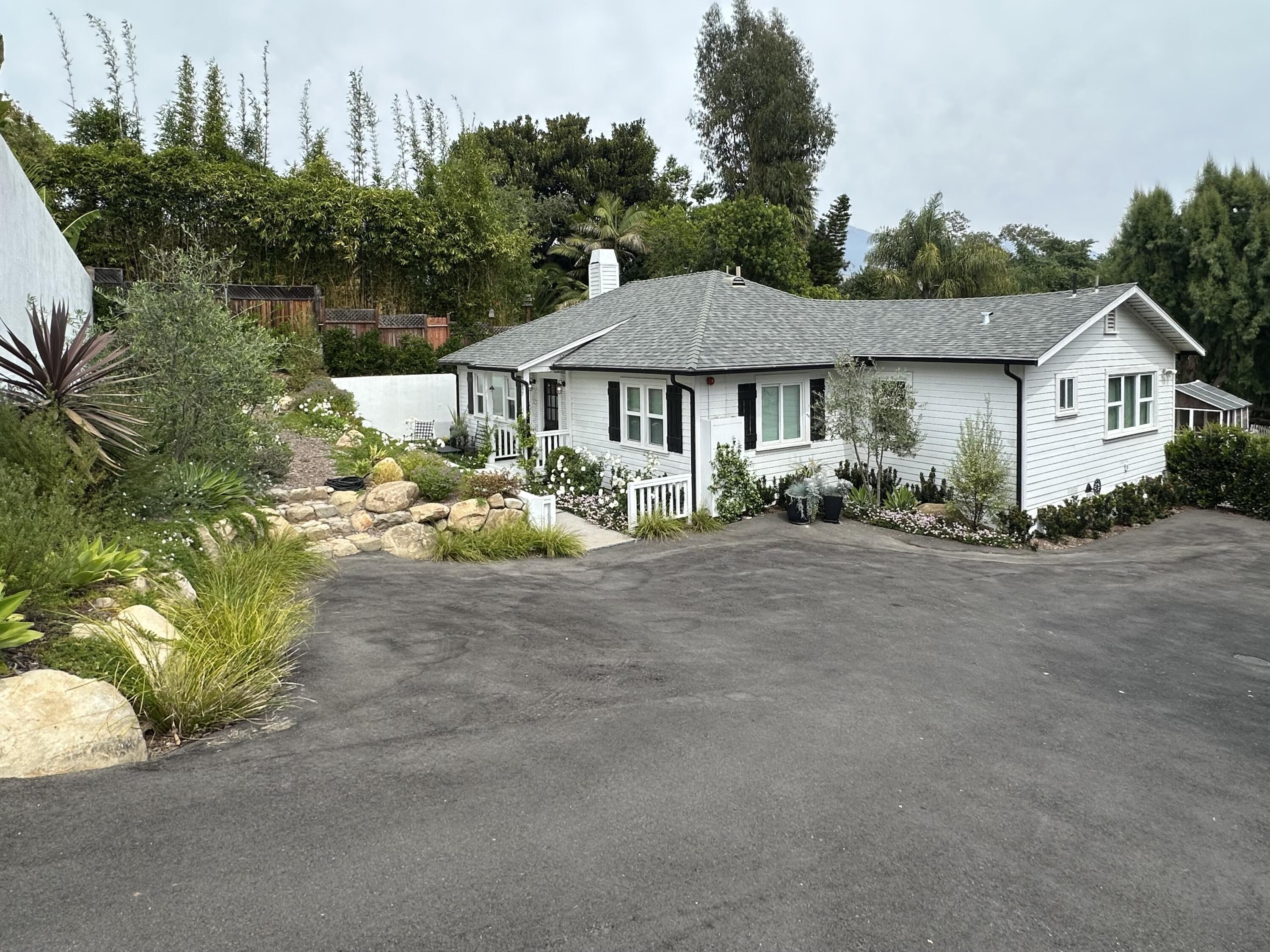 496 N La Cumbre Road