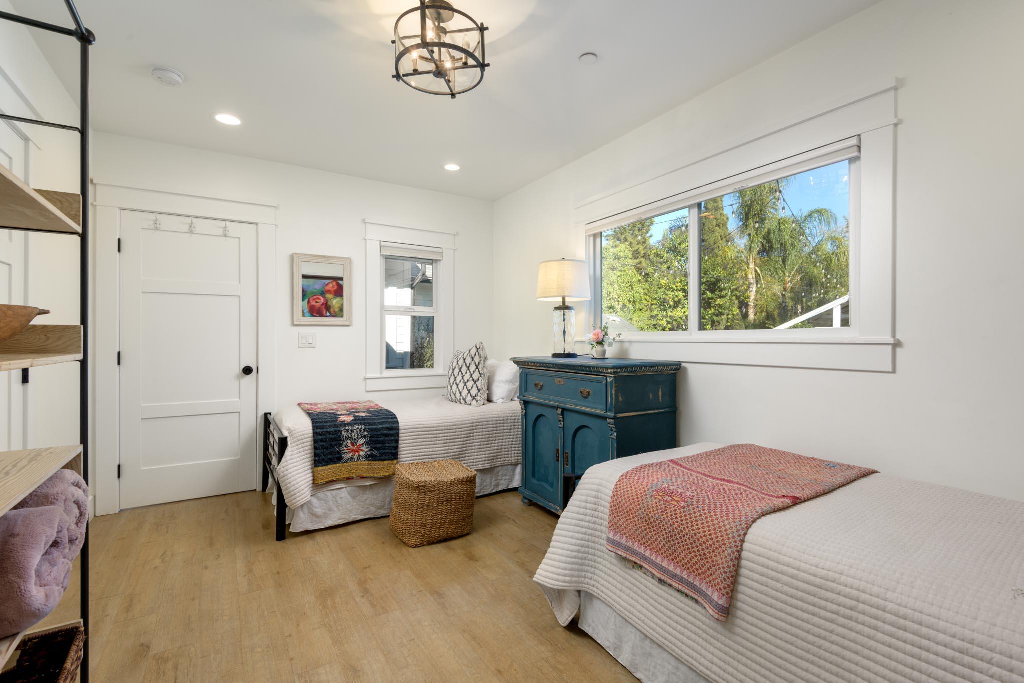 496 N La Cumbre Road