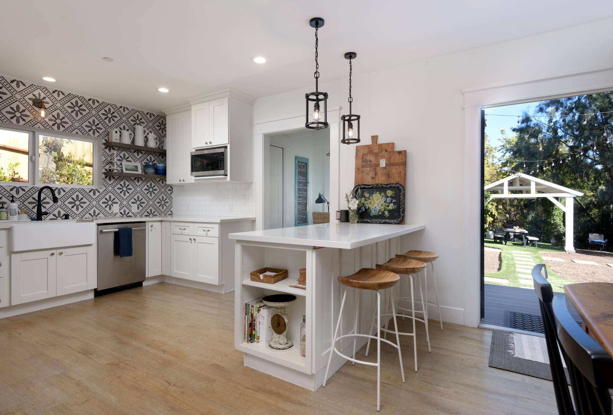 496 N La Cumbre Road