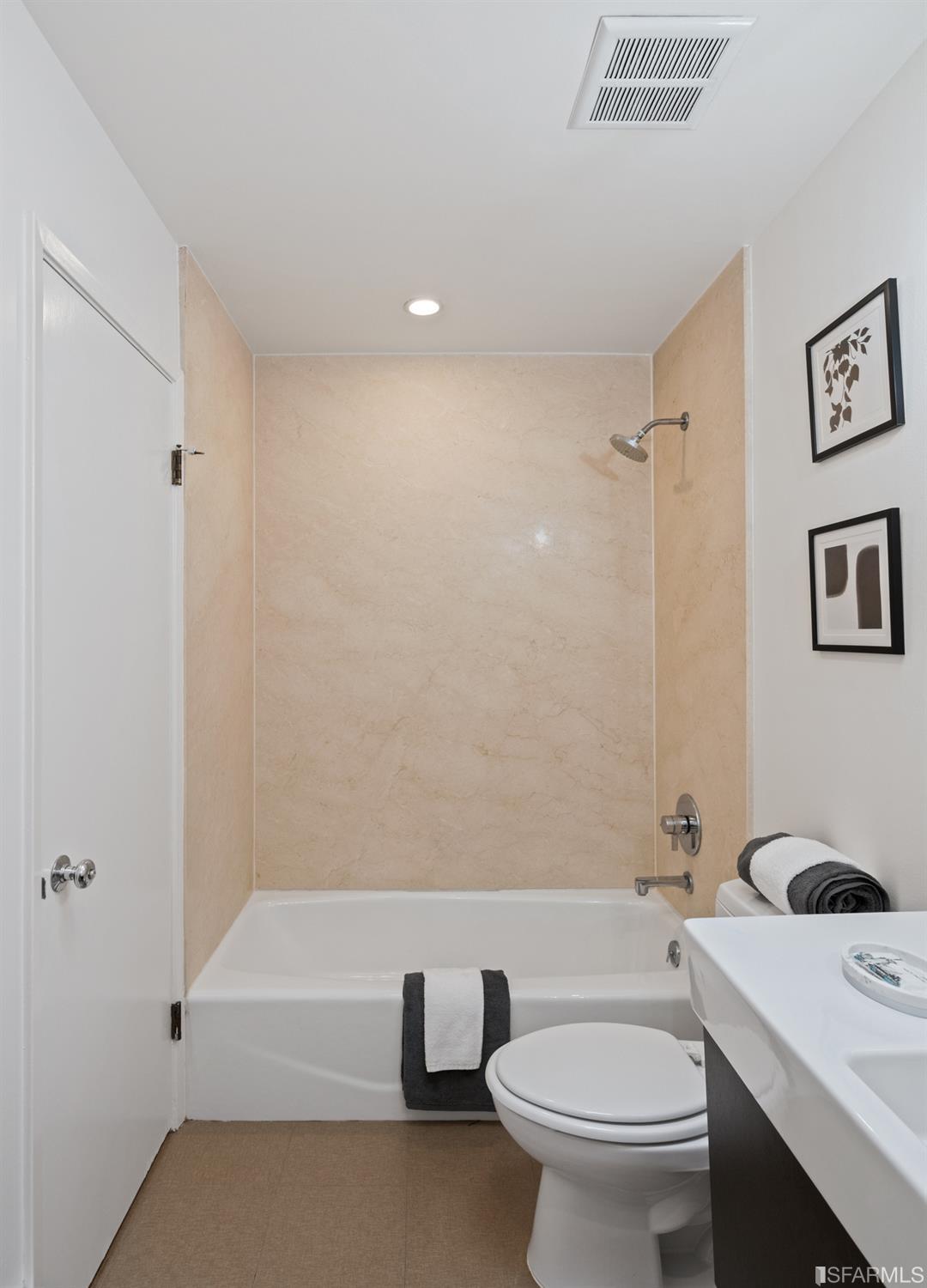 184 Locksley Avenue # 6