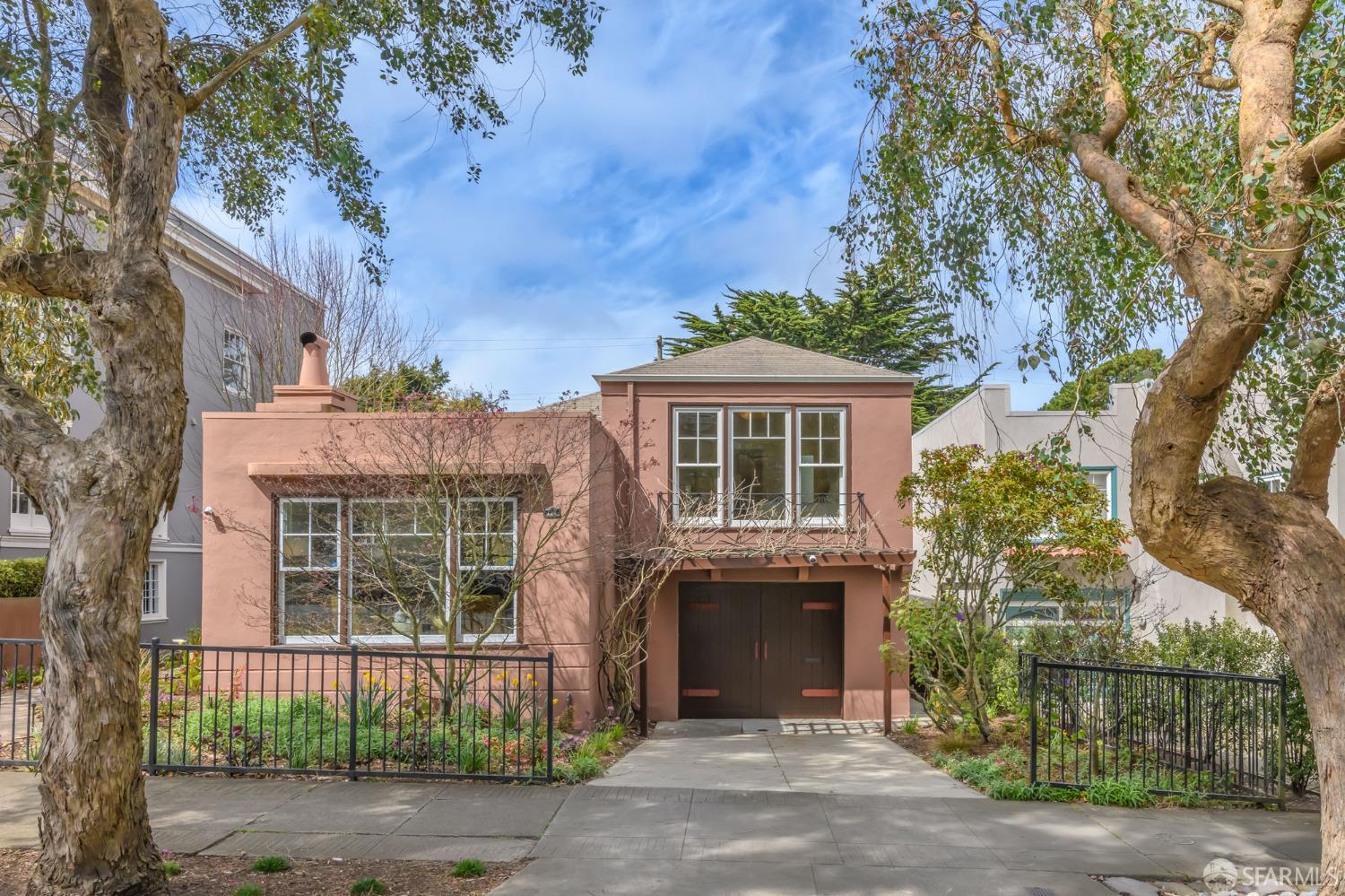 130 Vasquez Avenue