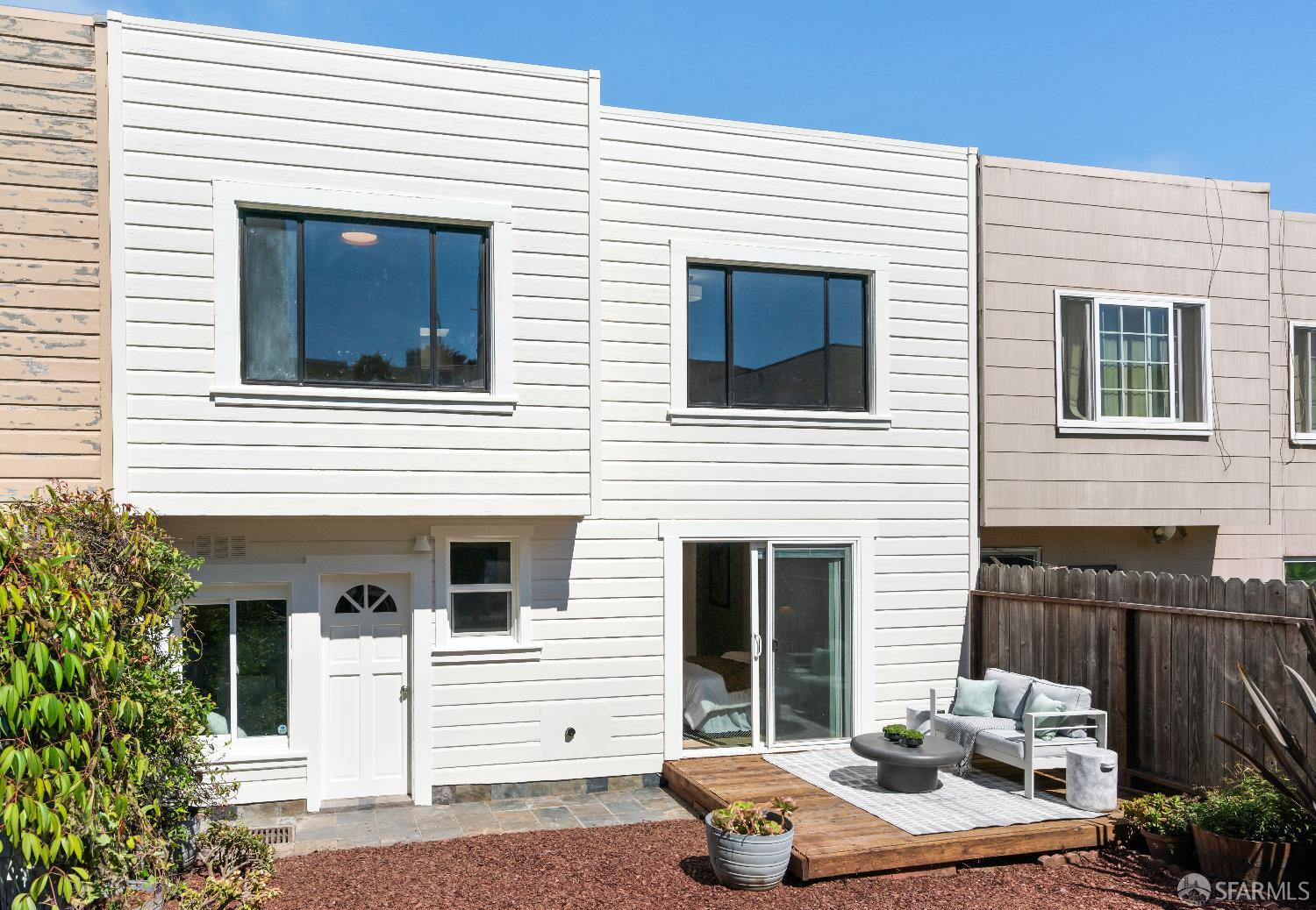 1325 Cayuga Avenue