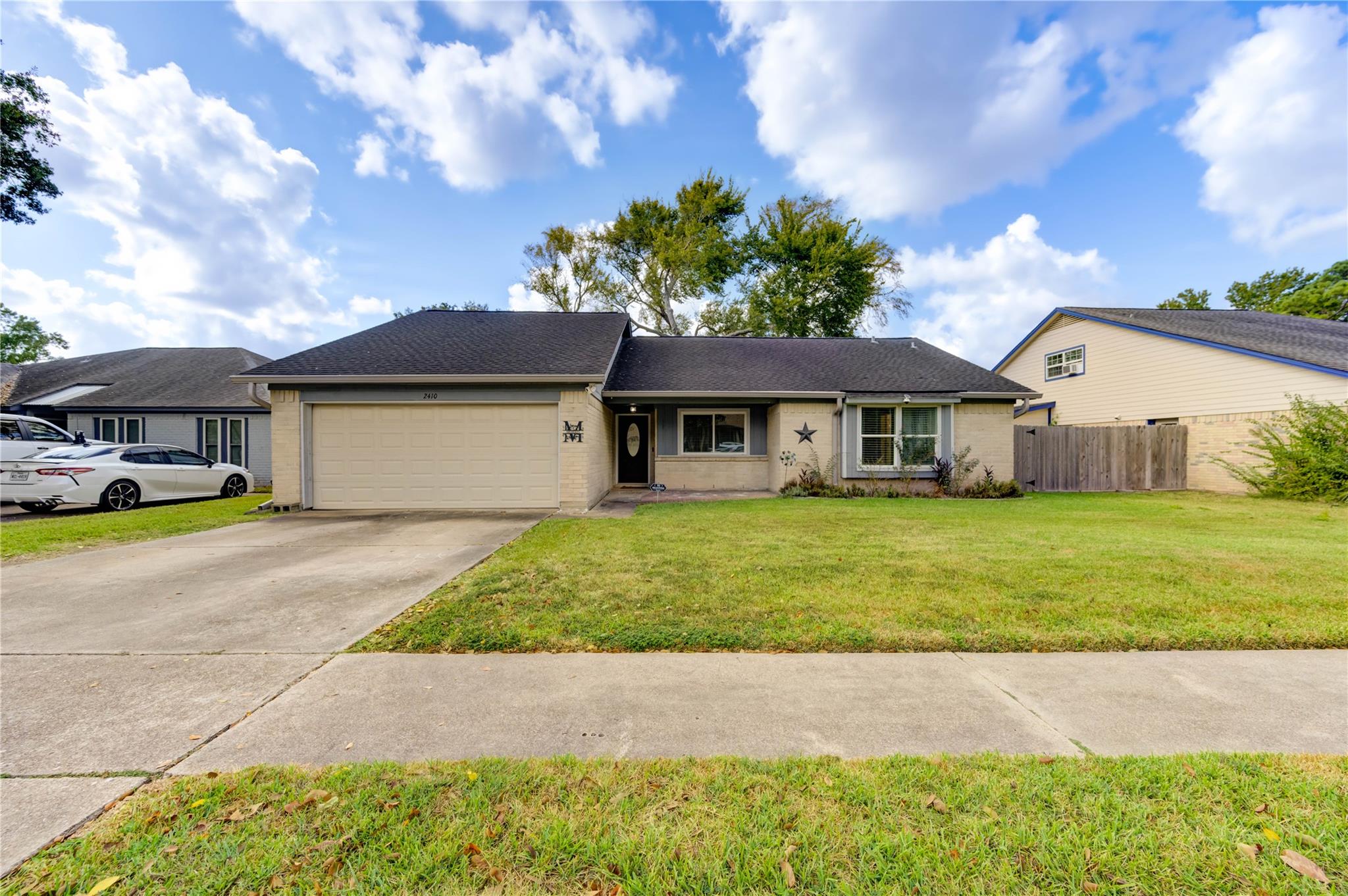 2410 Parkview Drive, Pearland