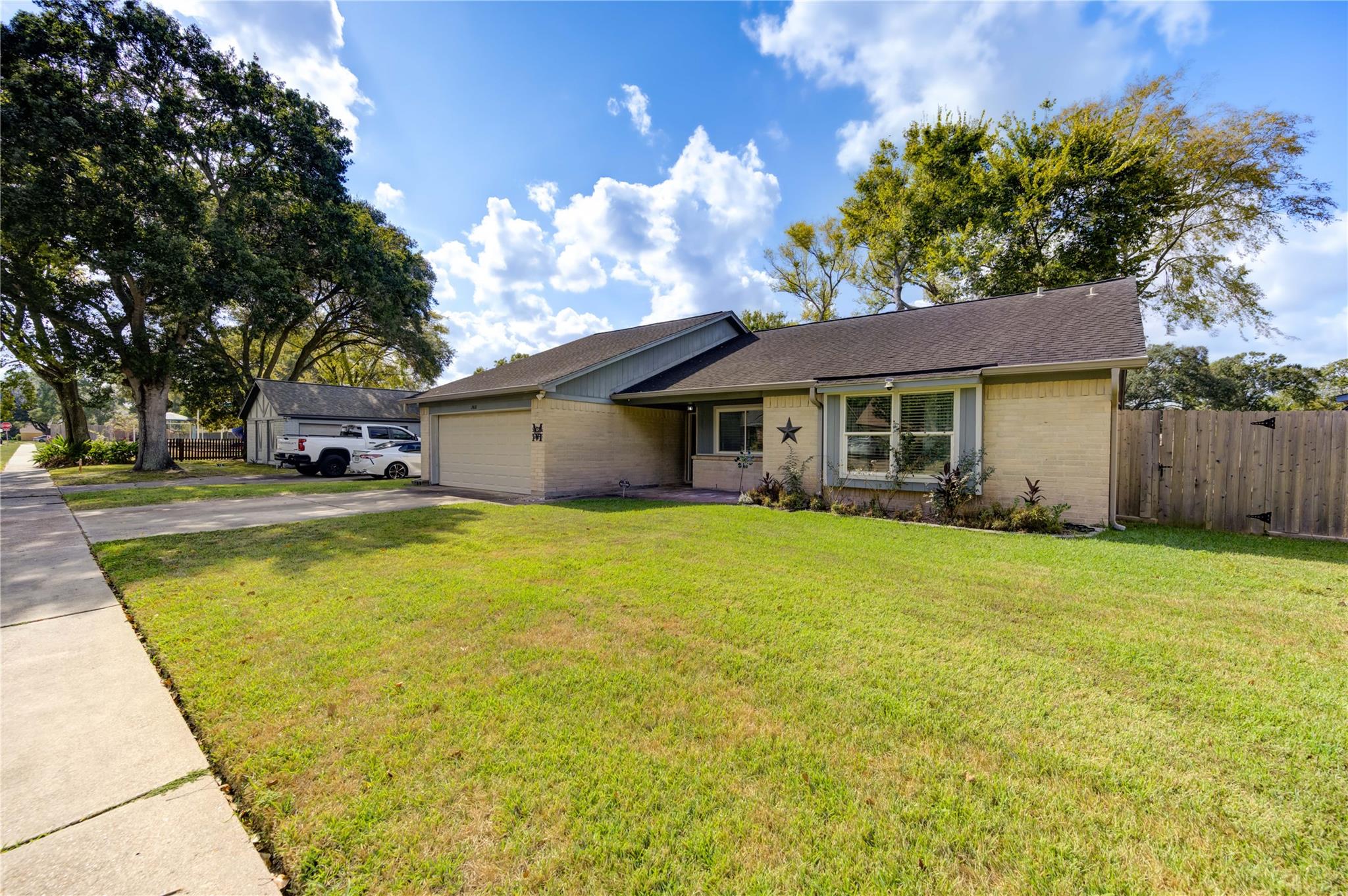 2410 Parkview Drive, Pearland