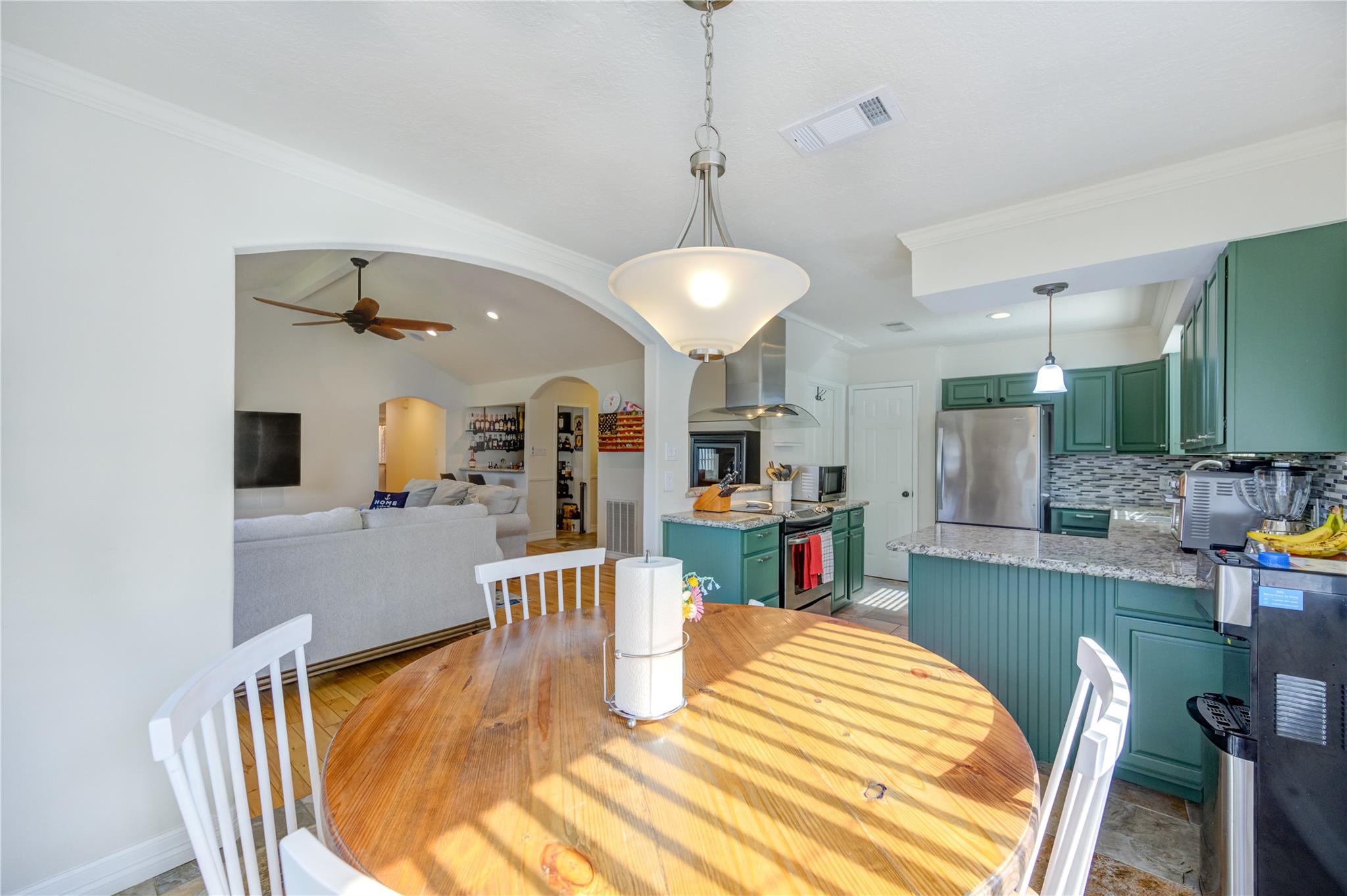 2410 Parkview Drive, Pearland