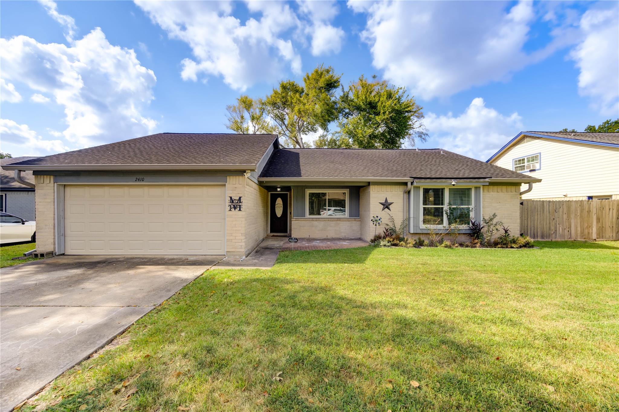 2410 Parkview Drive, Pearland