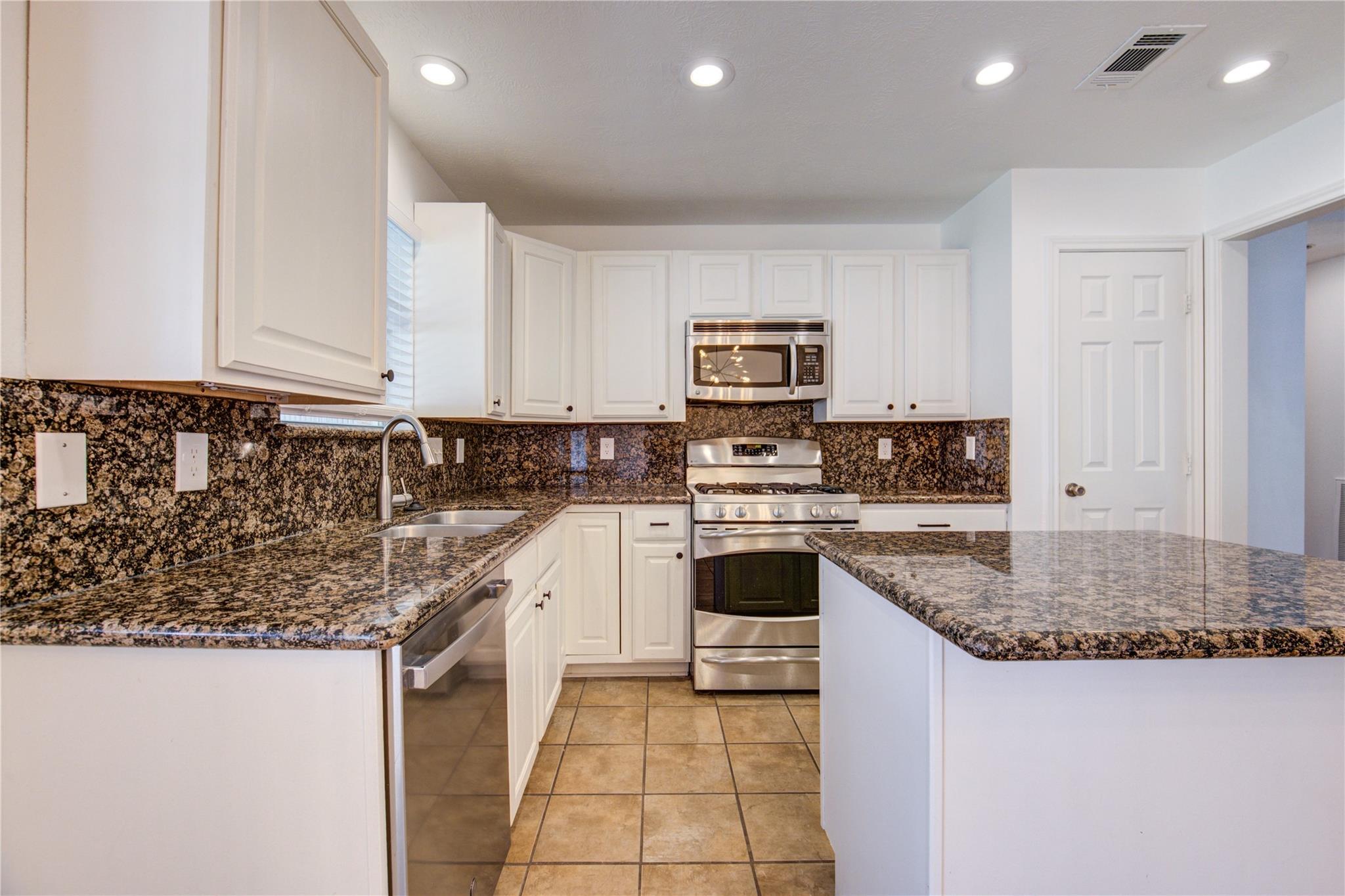 2707 Deep Anchor Way, Crosby