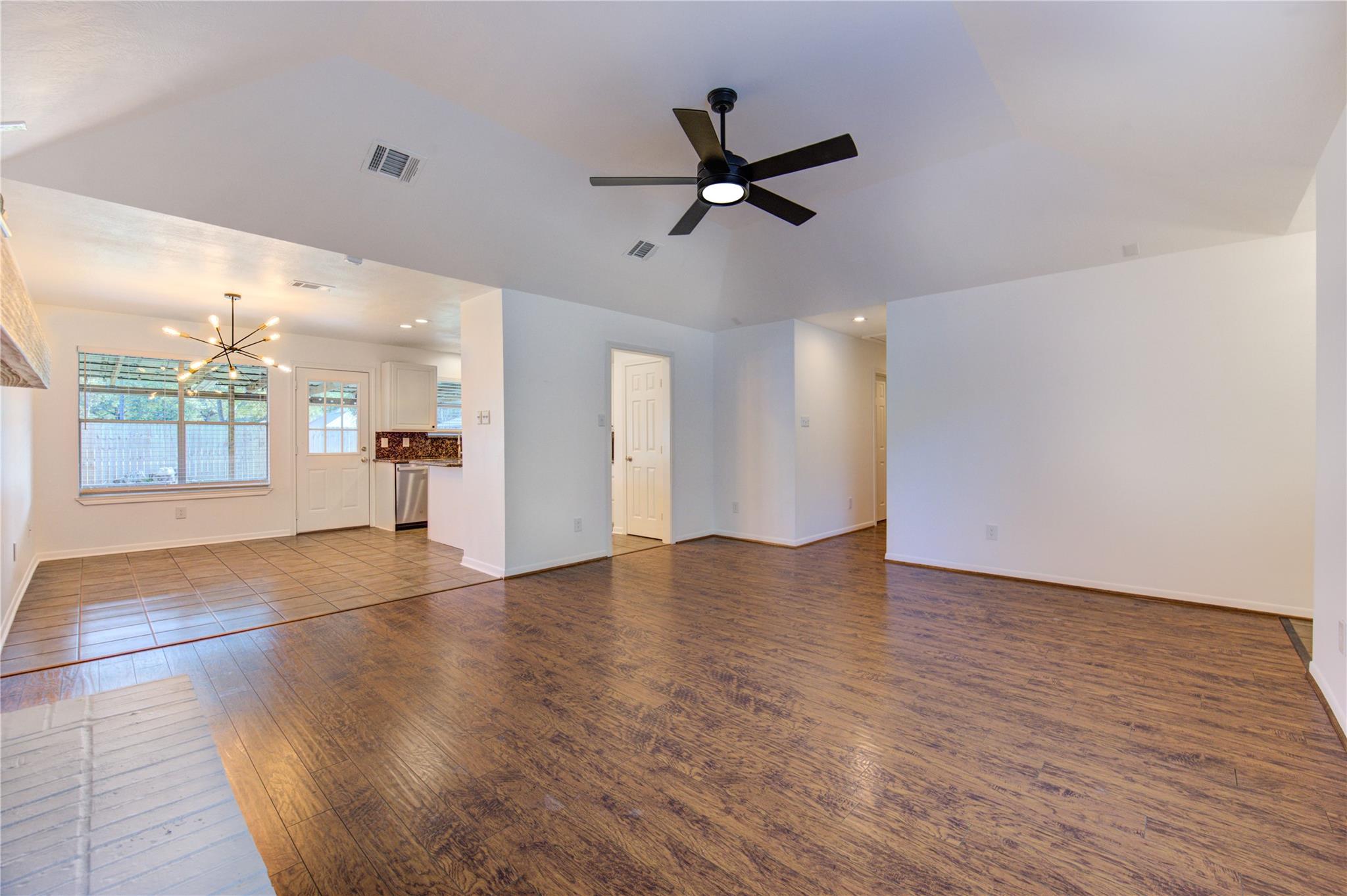 2707 Deep Anchor Way, Crosby