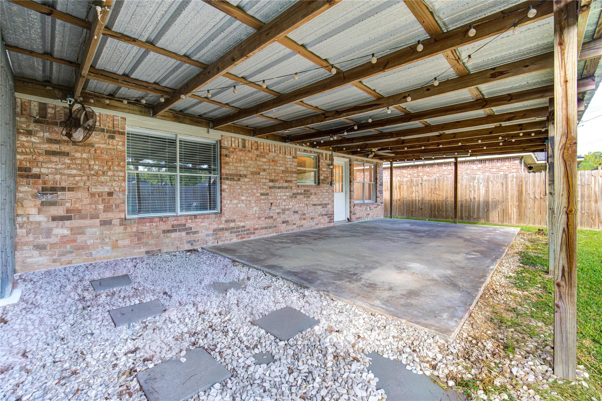 2707 Deep Anchor Way, Crosby