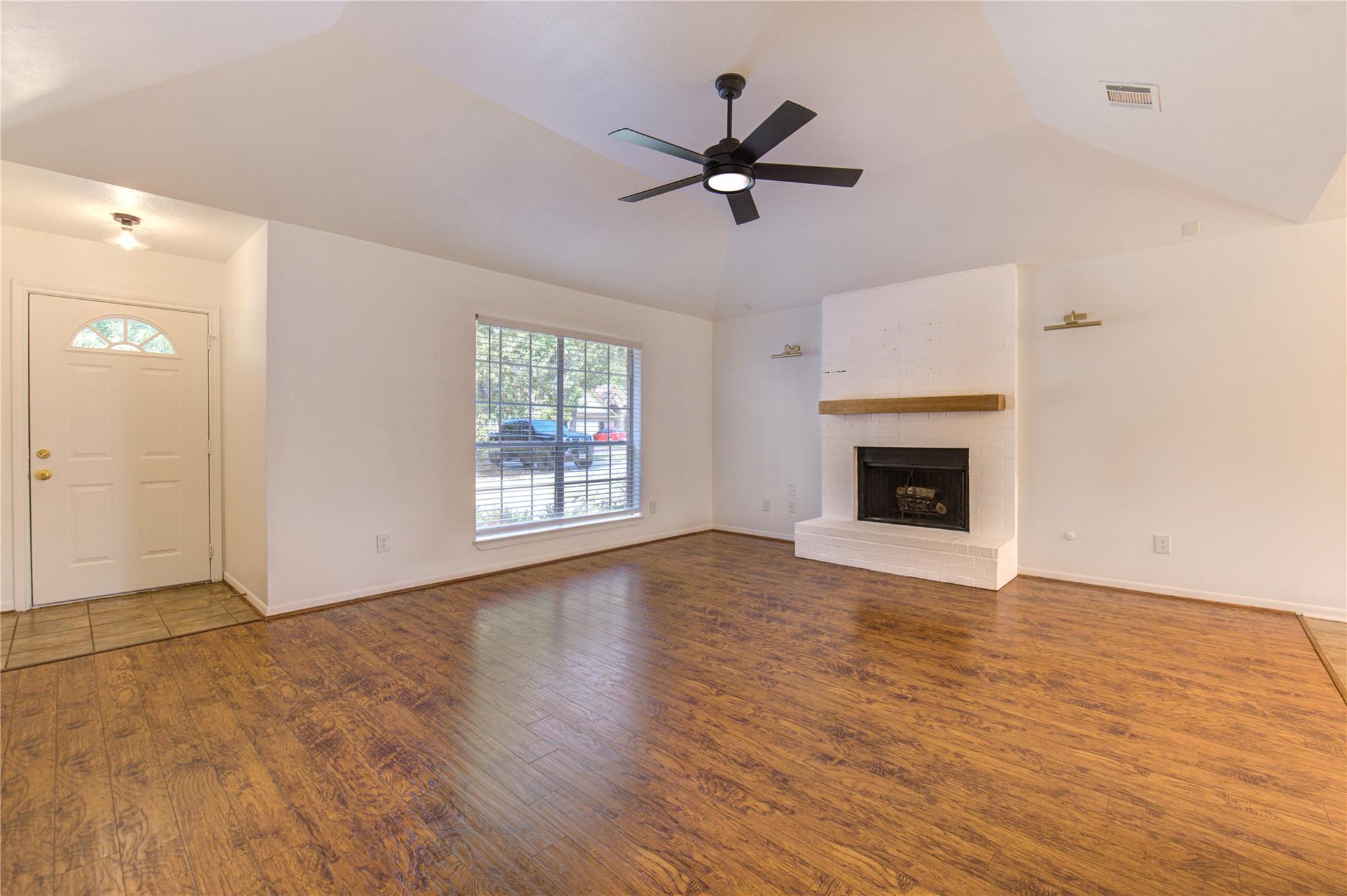 2707 Deep Anchor Way, Crosby