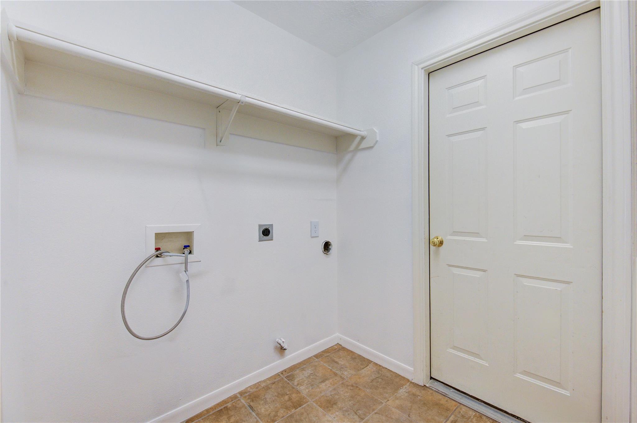 2707 Deep Anchor Way, Crosby