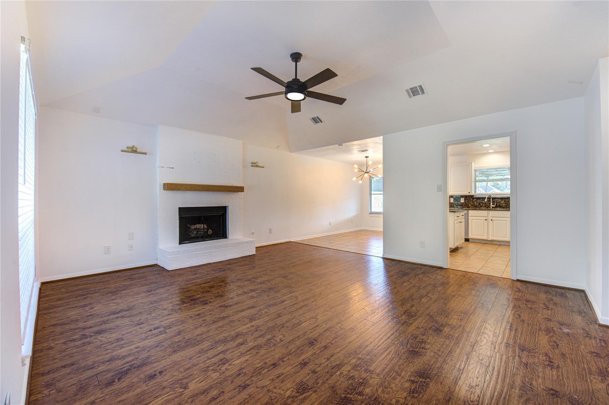 2707 Deep Anchor Way, Crosby