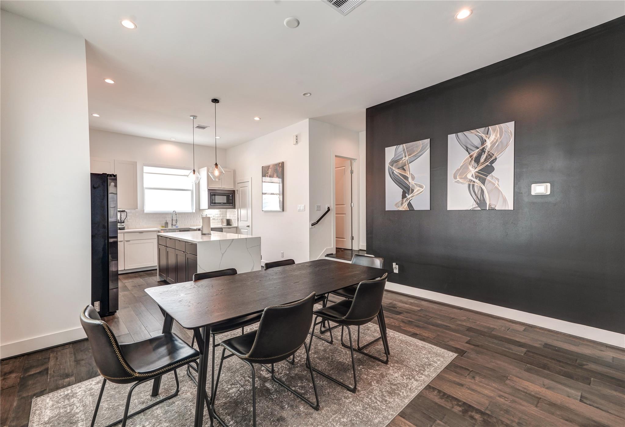 5831 Dolores Street, Houston