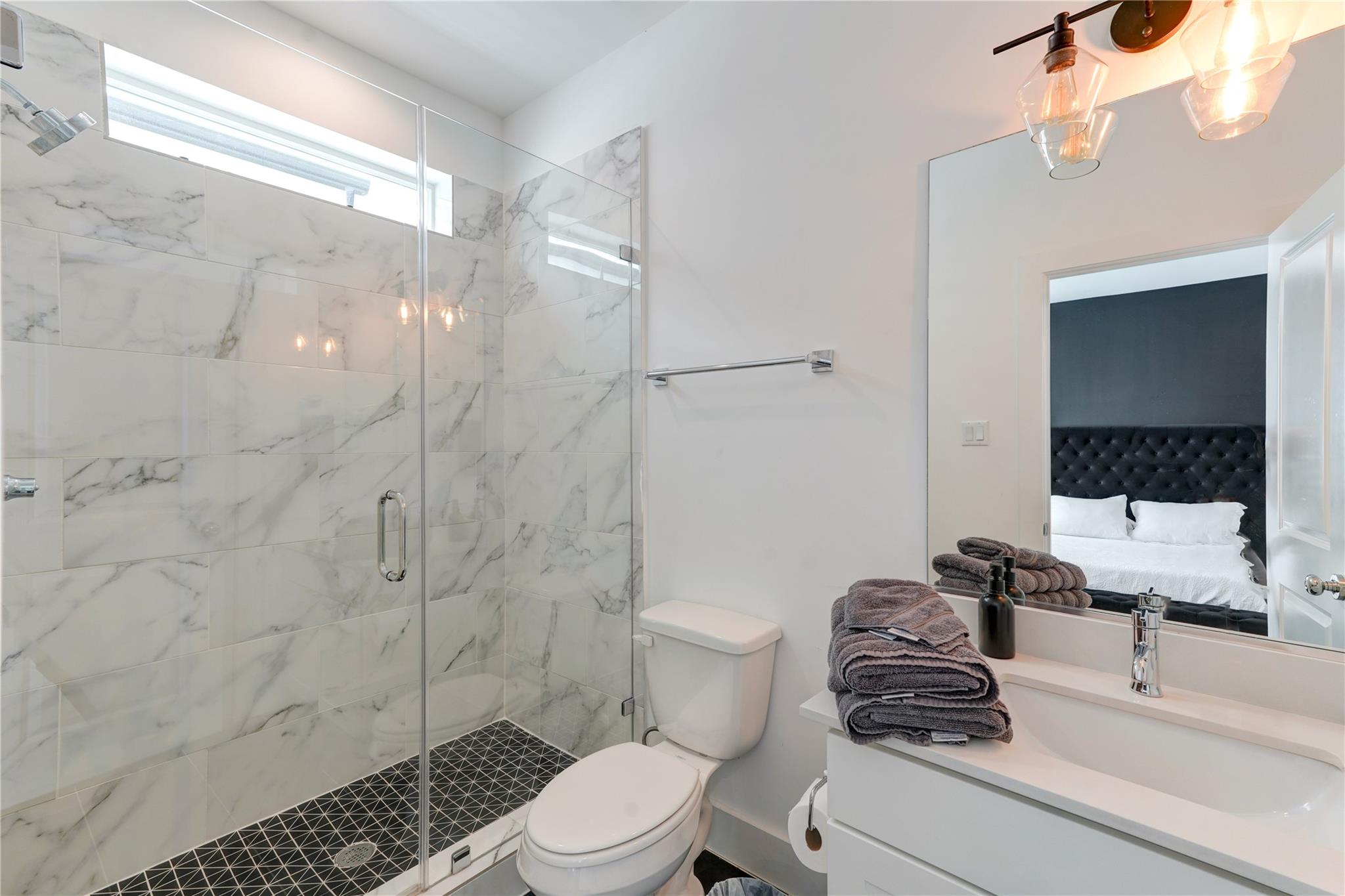 5831 Dolores Street, Houston