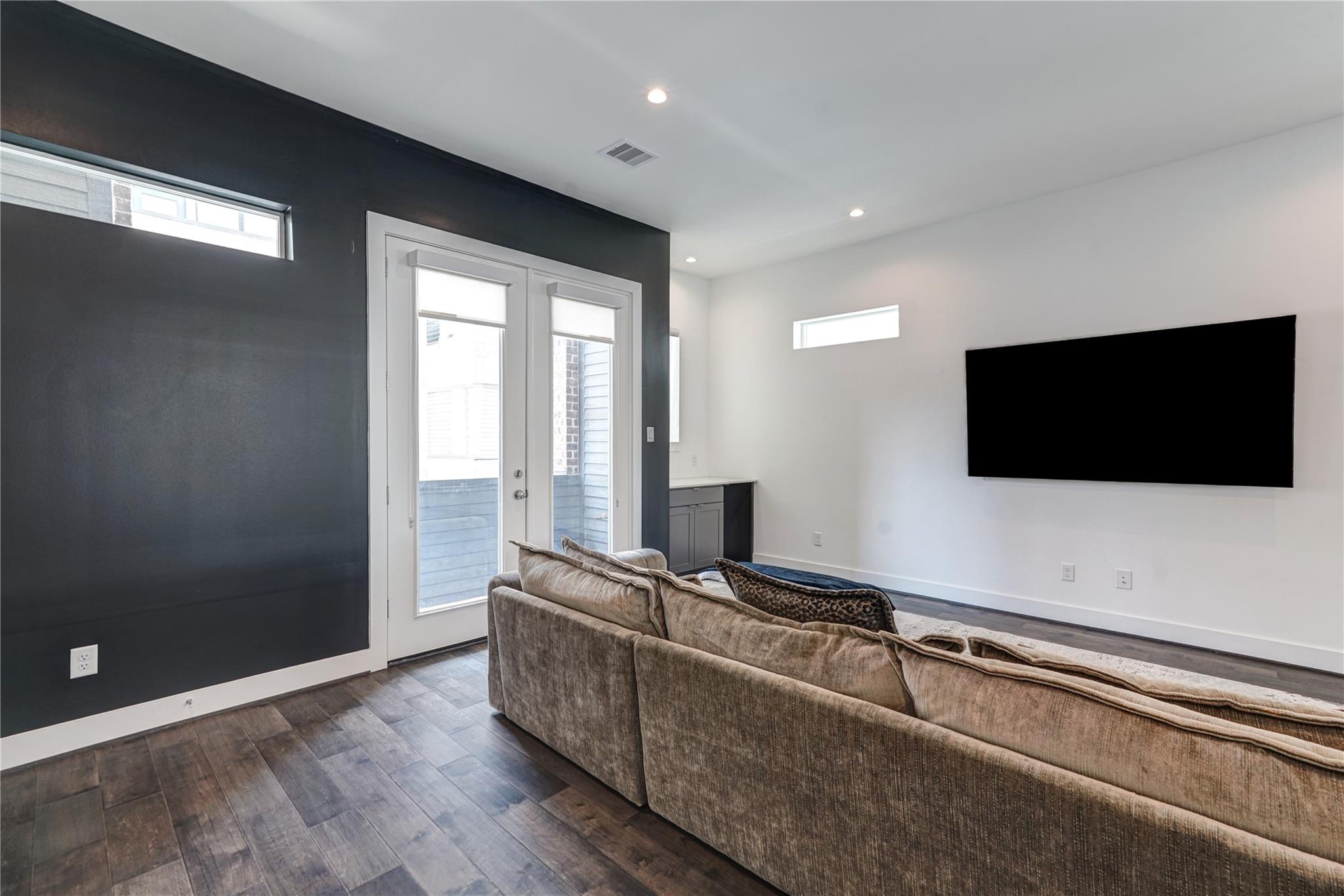 5831 Dolores Street, Houston