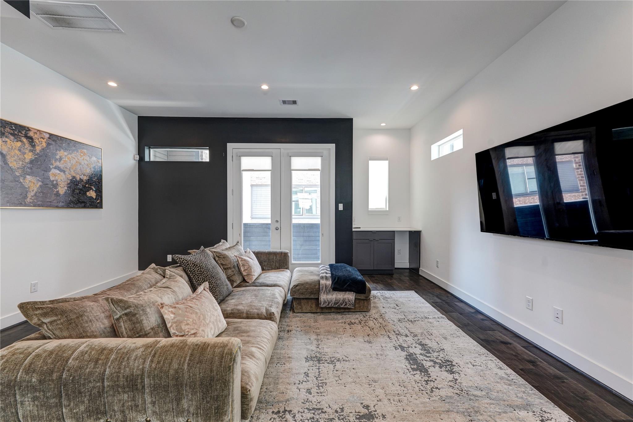 5831 Dolores Street, Houston