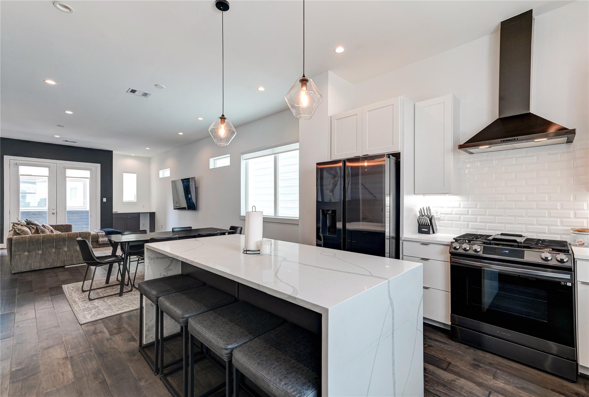 5831 Dolores Street, Houston