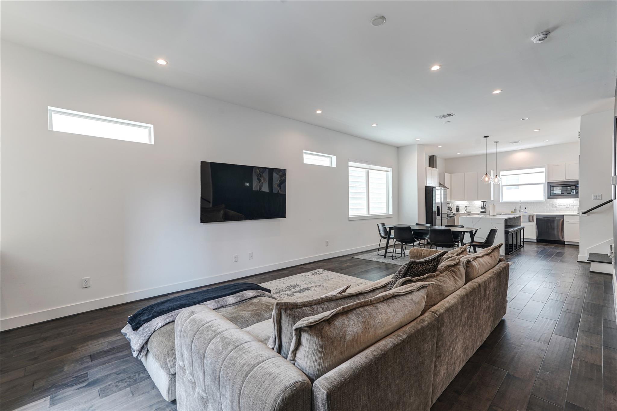 5831 Dolores Street, Houston