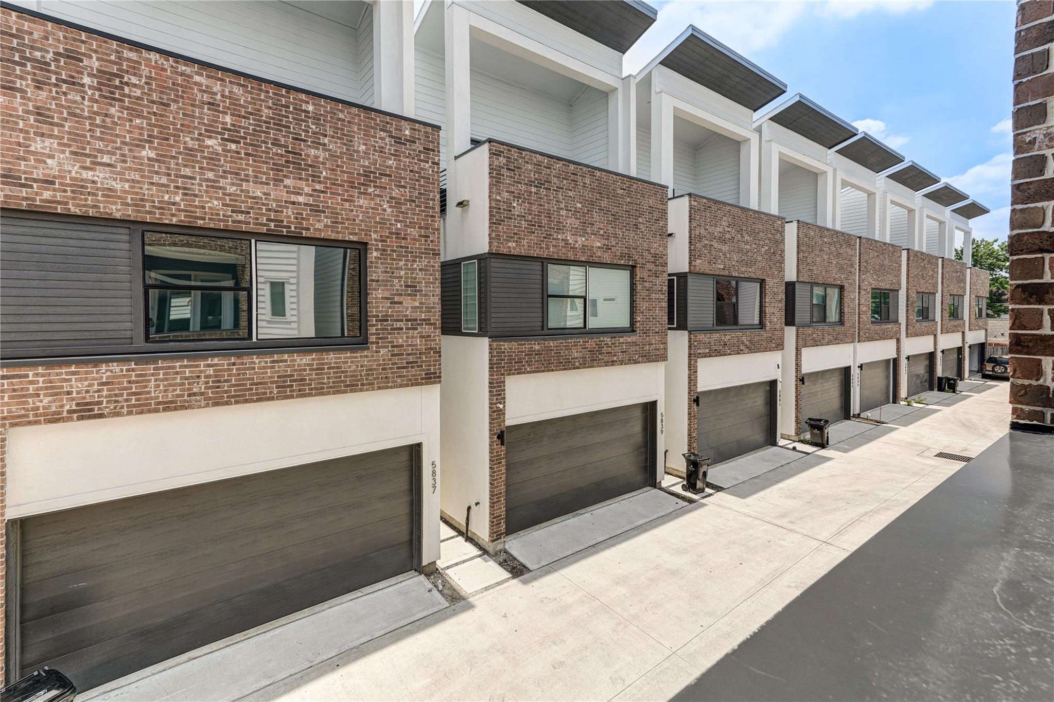 5831 Dolores Street, Houston