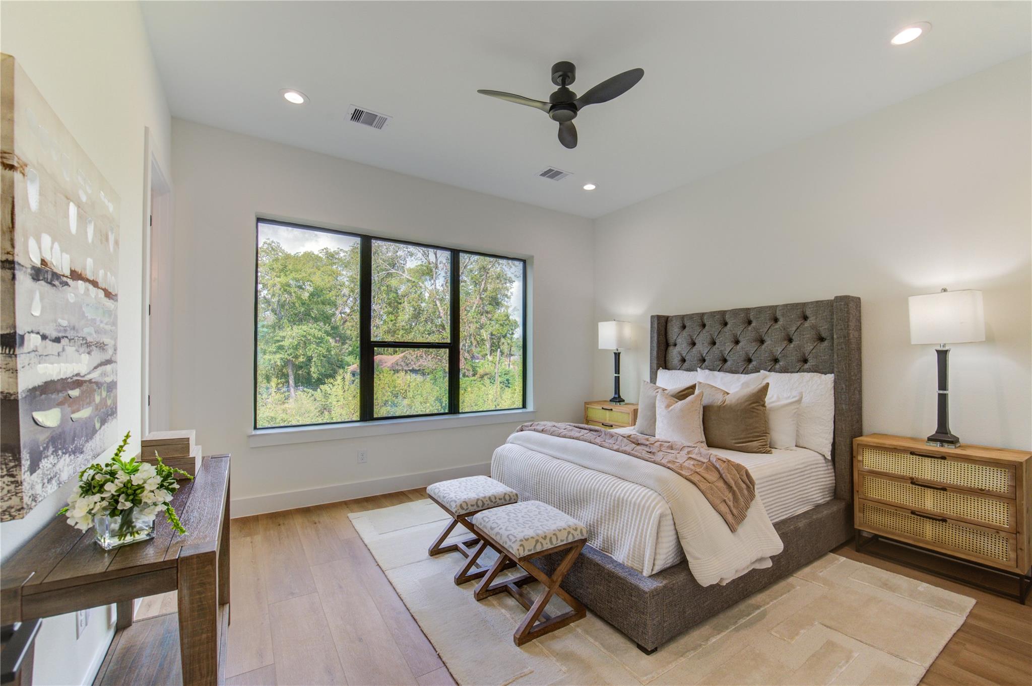 6121 Pacific Forest, Houston