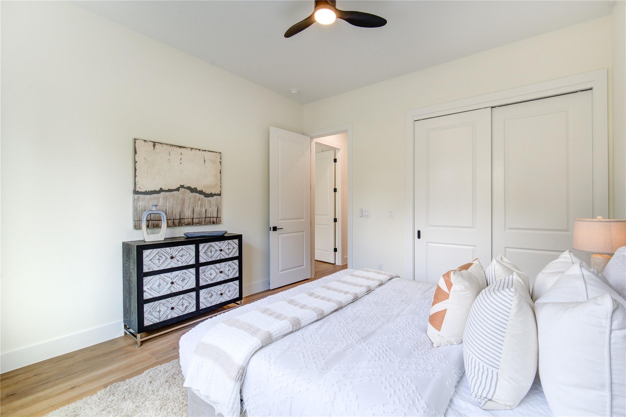 6121 Pacific Forest, Houston