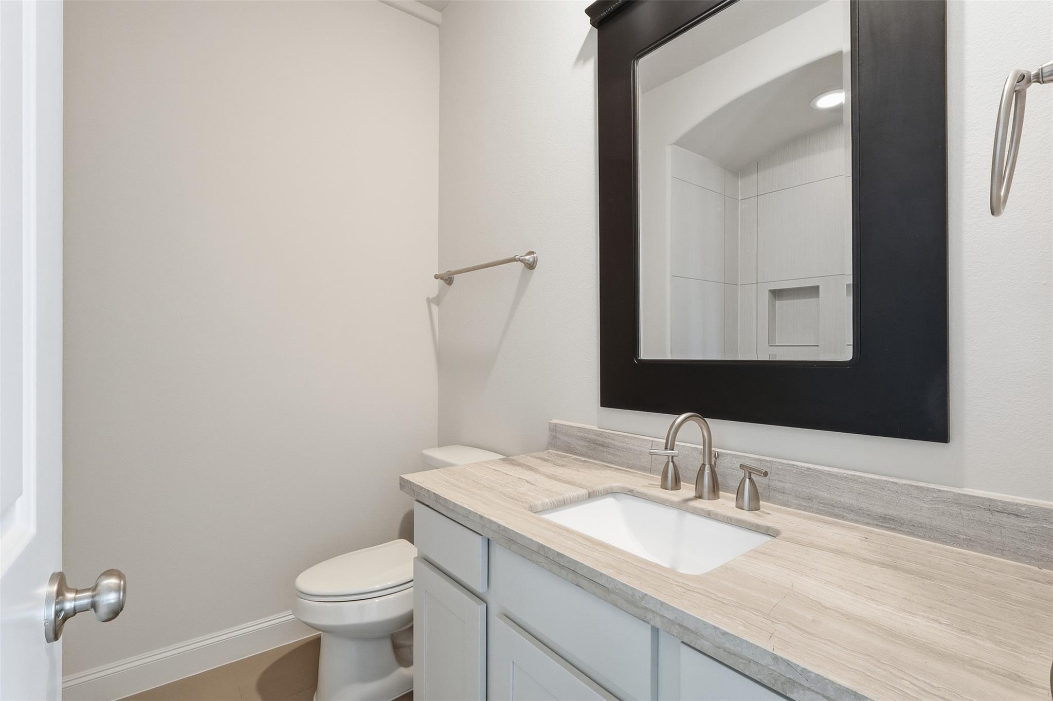 2134 Lakeshore Edge Drive