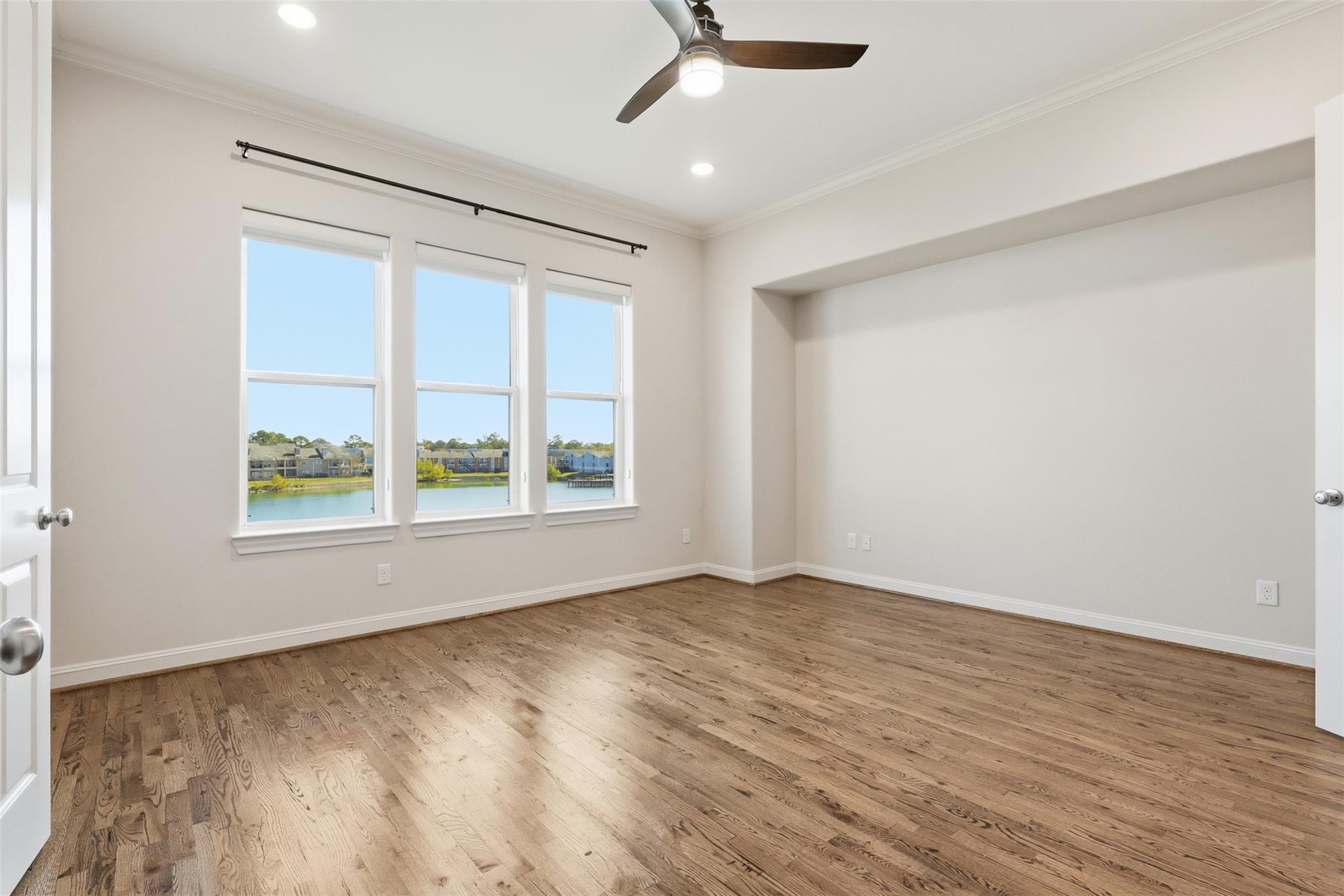 2134 Lakeshore Edge Drive