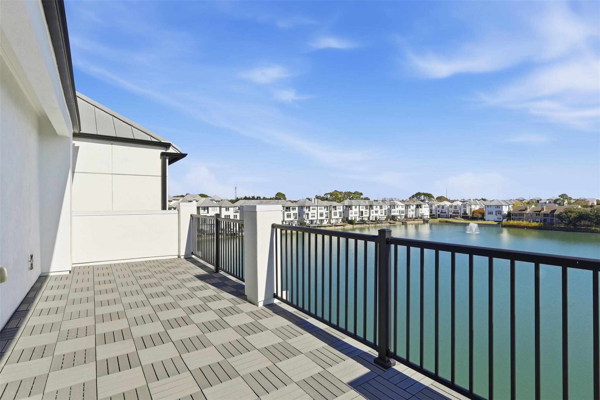 2134 Lakeshore Edge Drive