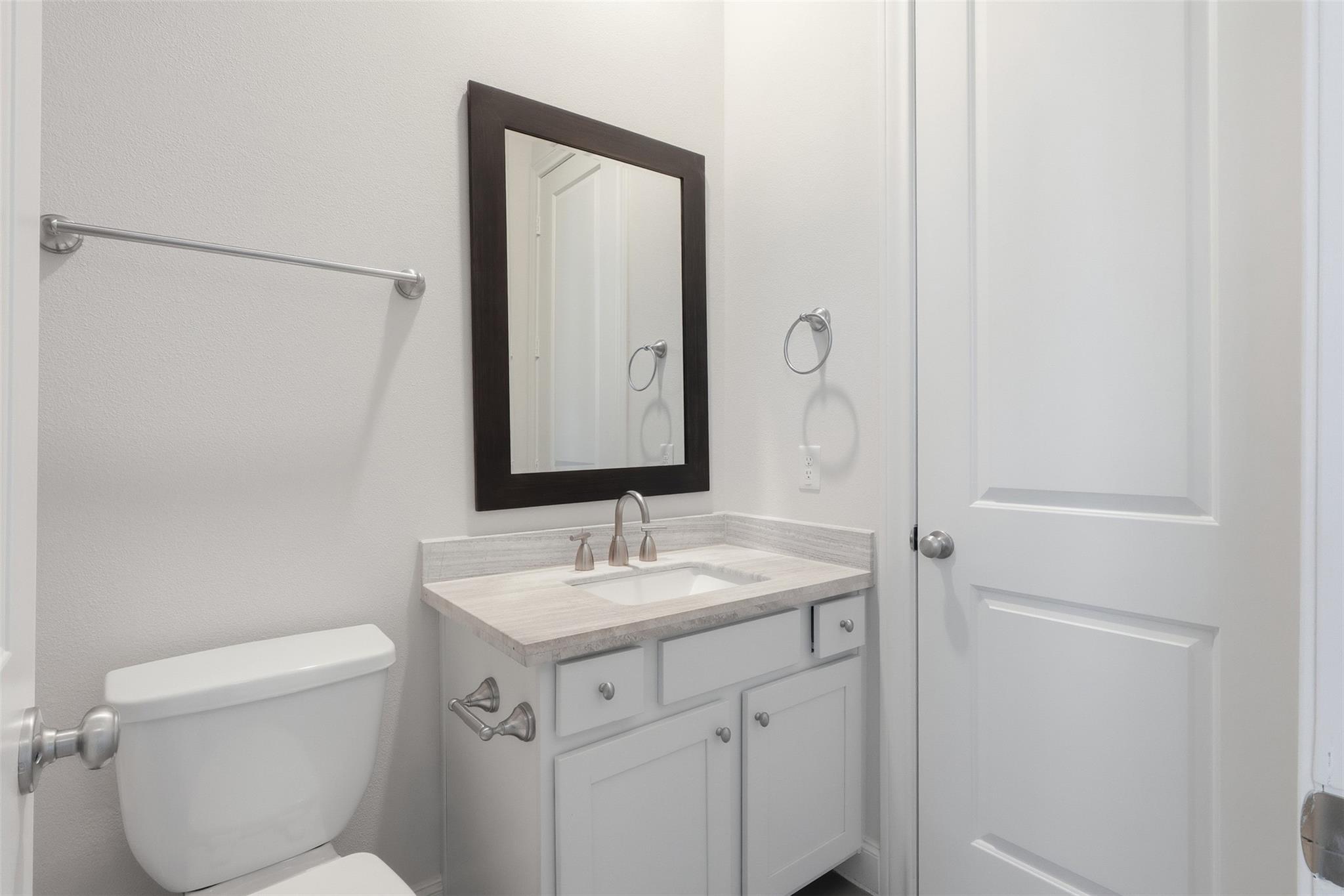 2134 Lakeshore Edge Drive