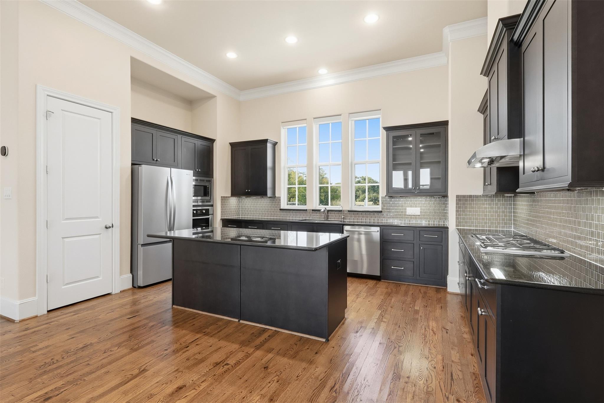 2134 Lakeshore Edge Drive