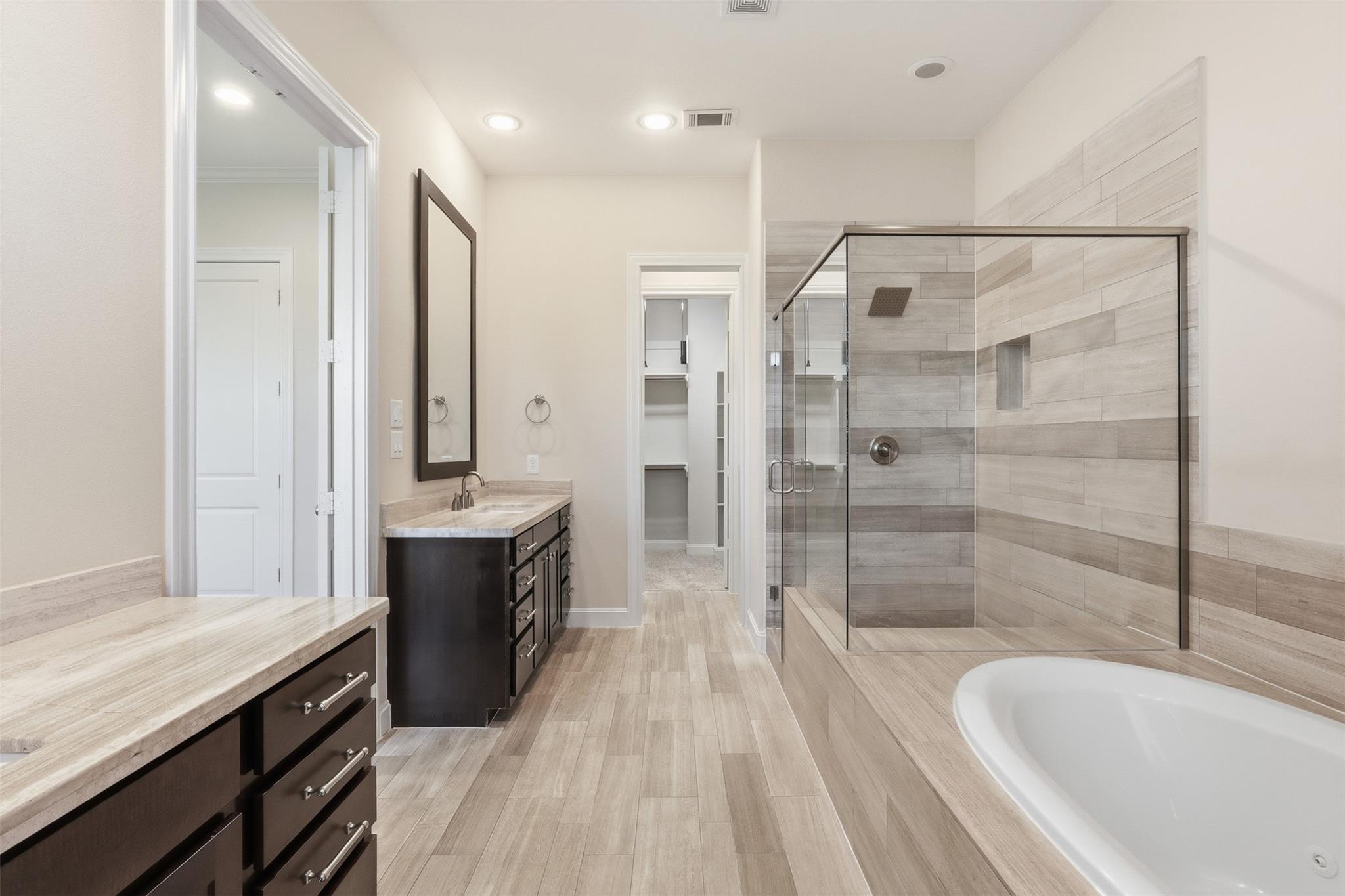 2134 Lakeshore Edge Drive