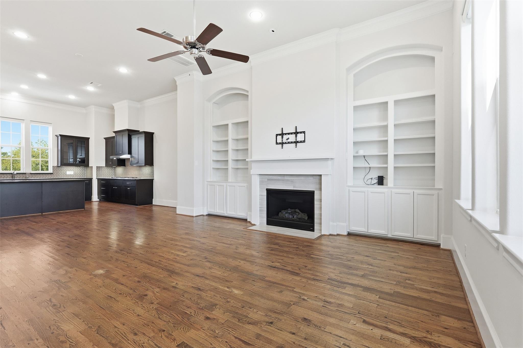 2134 Lakeshore Edge Drive