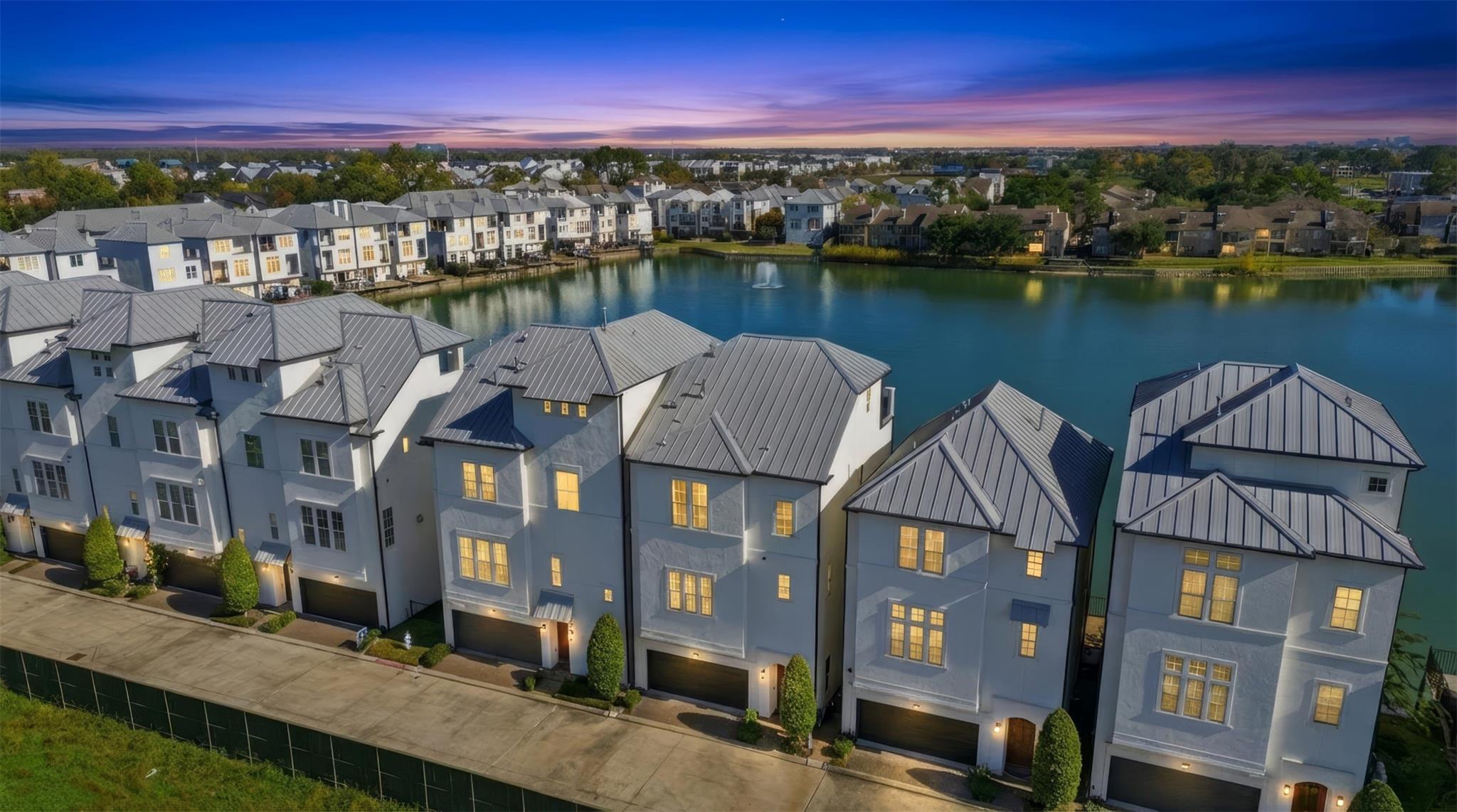 2134 Lakeshore Edge Drive