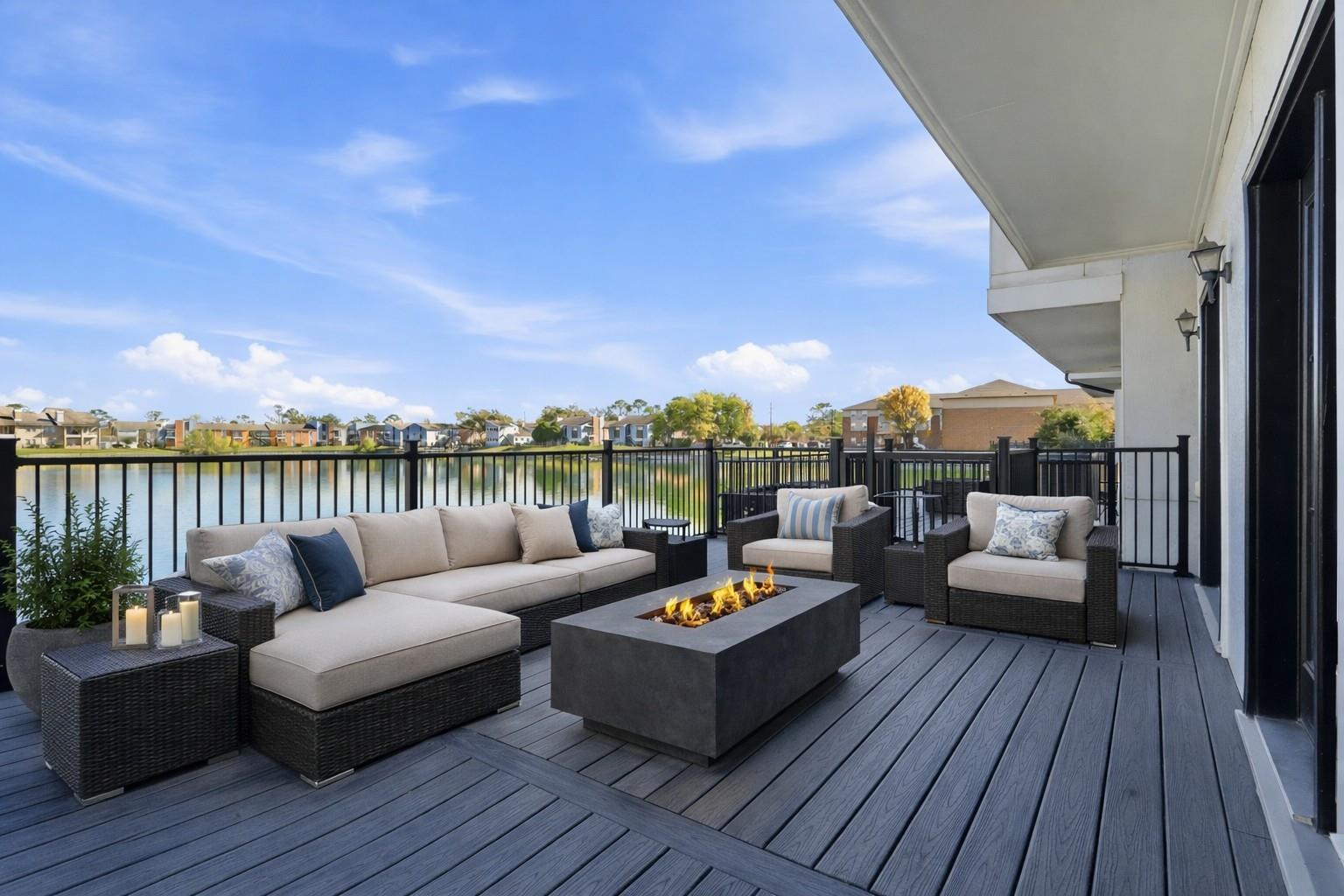 2134 Lakeshore Edge Drive