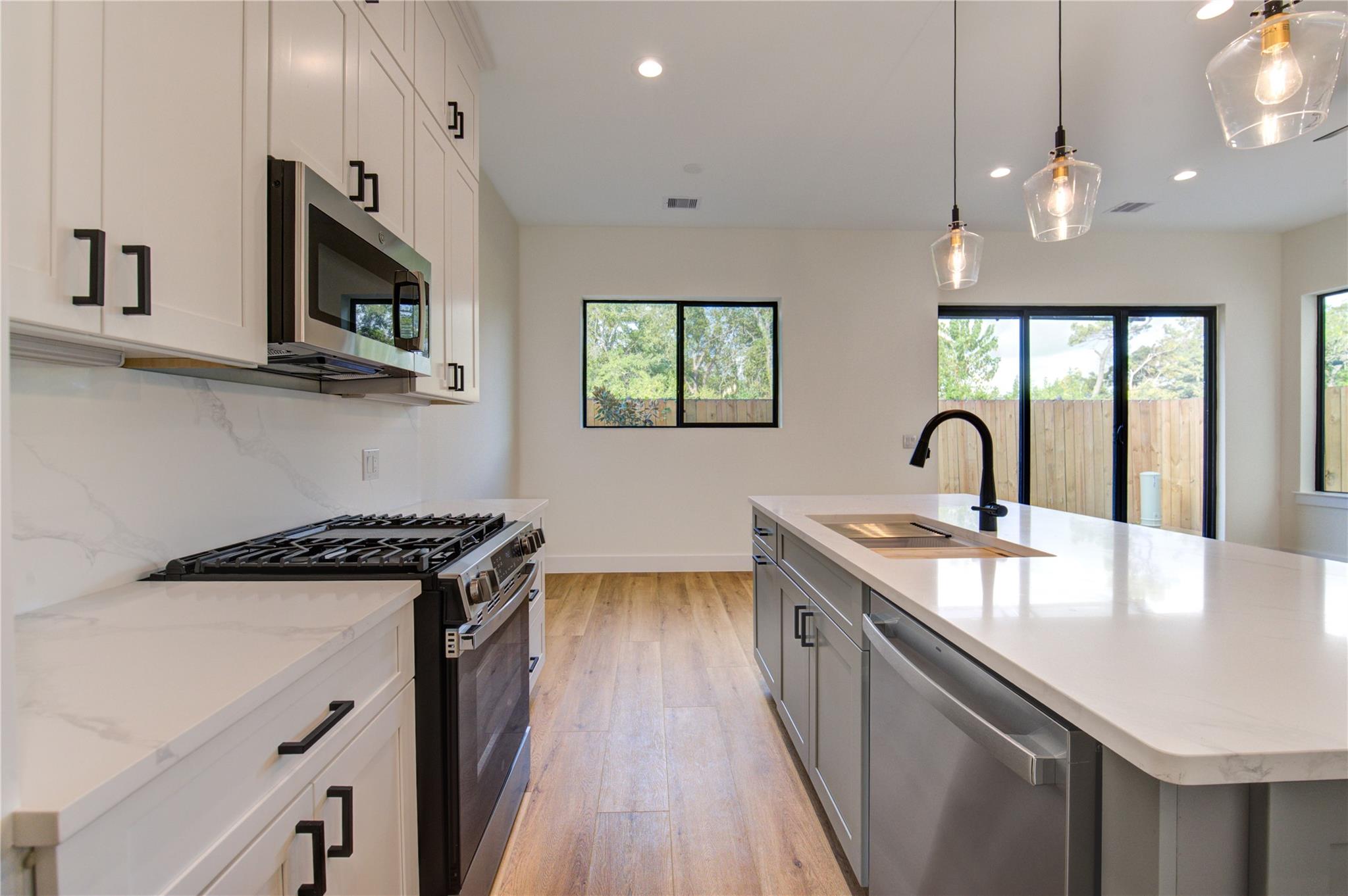 6123 Pacfific Forest Drive, Houston