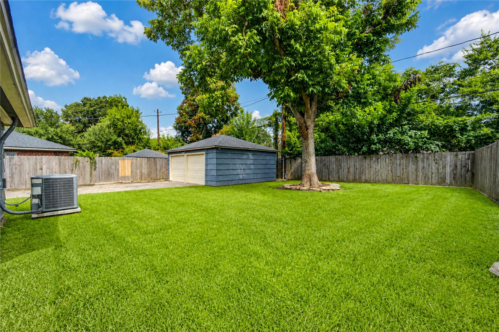 7727 Oak Vista Street