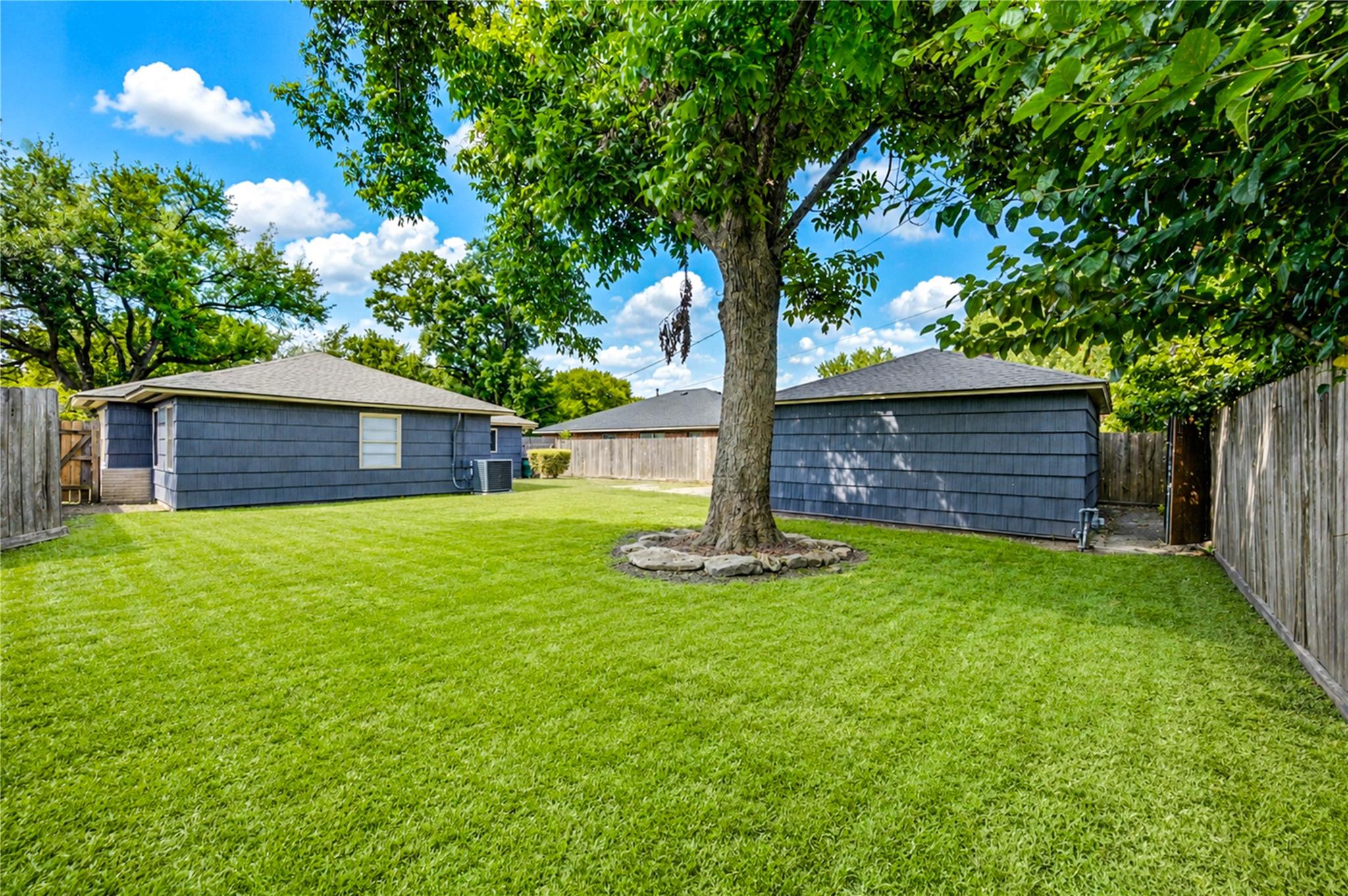 7727 Oak Vista Street