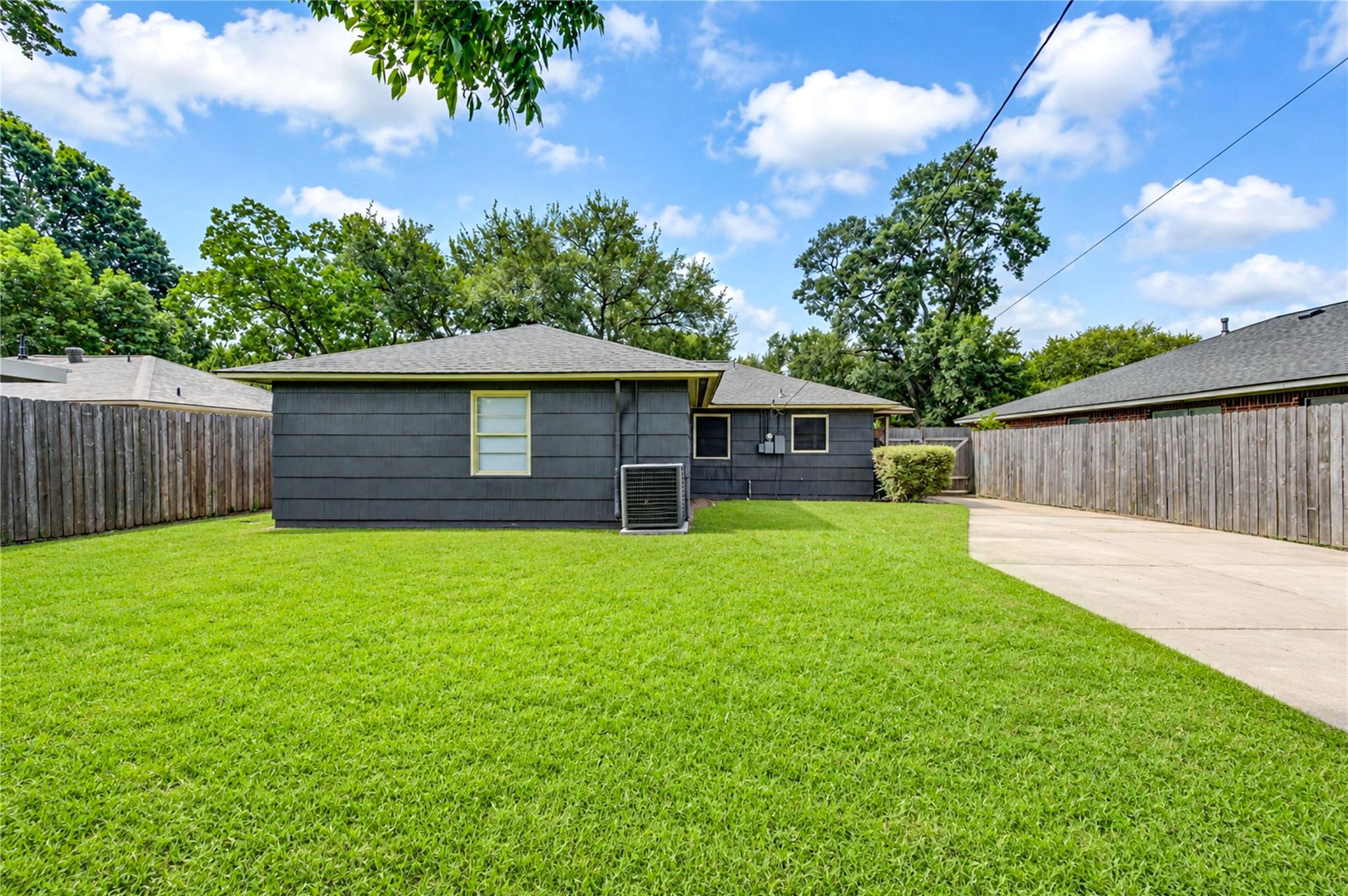 7727 Oak Vista Street