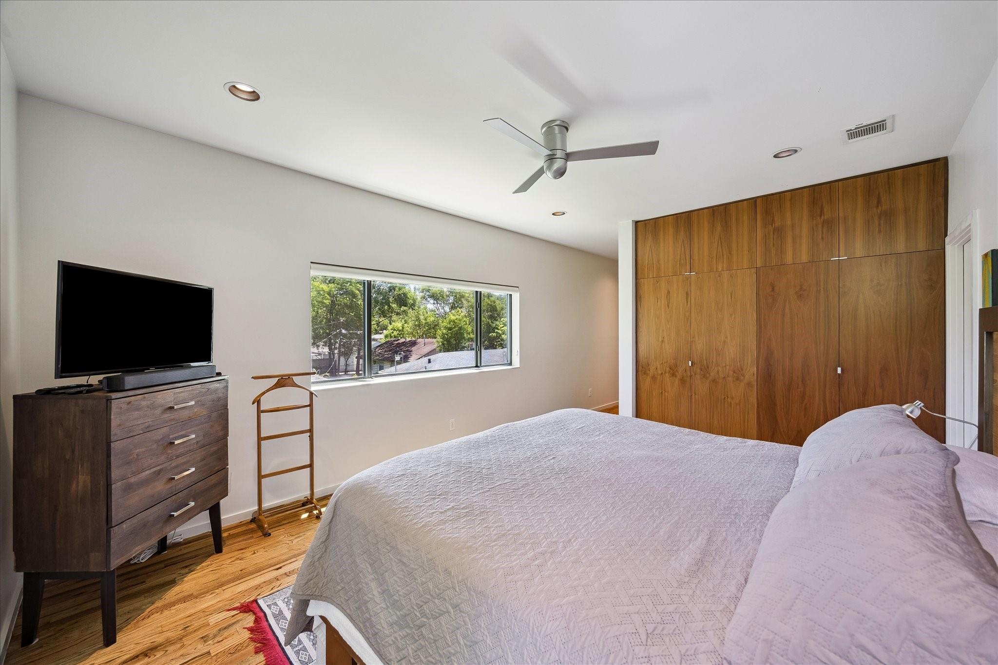 918 W 43rd Street