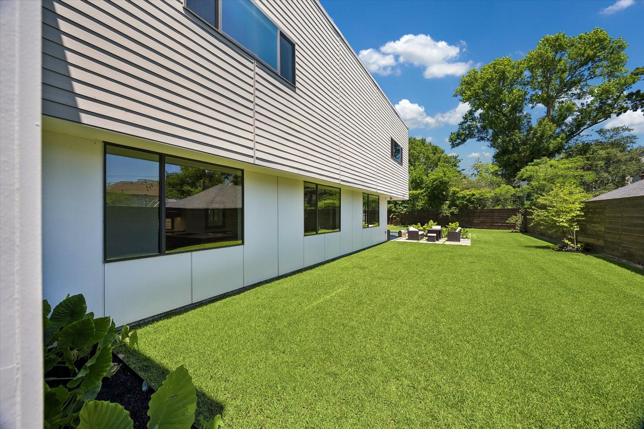 918 W 43rd Street