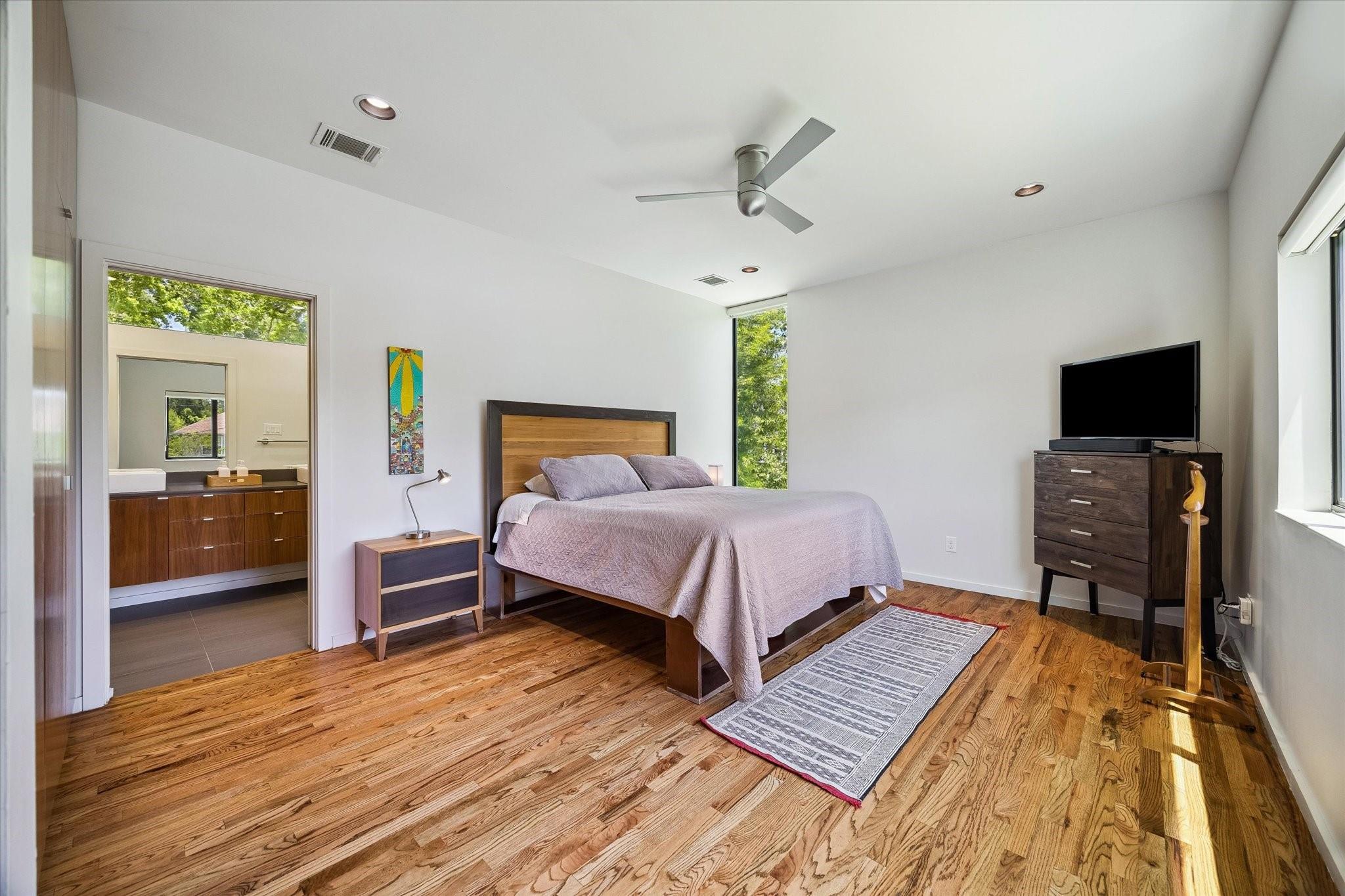 918 W 43rd Street