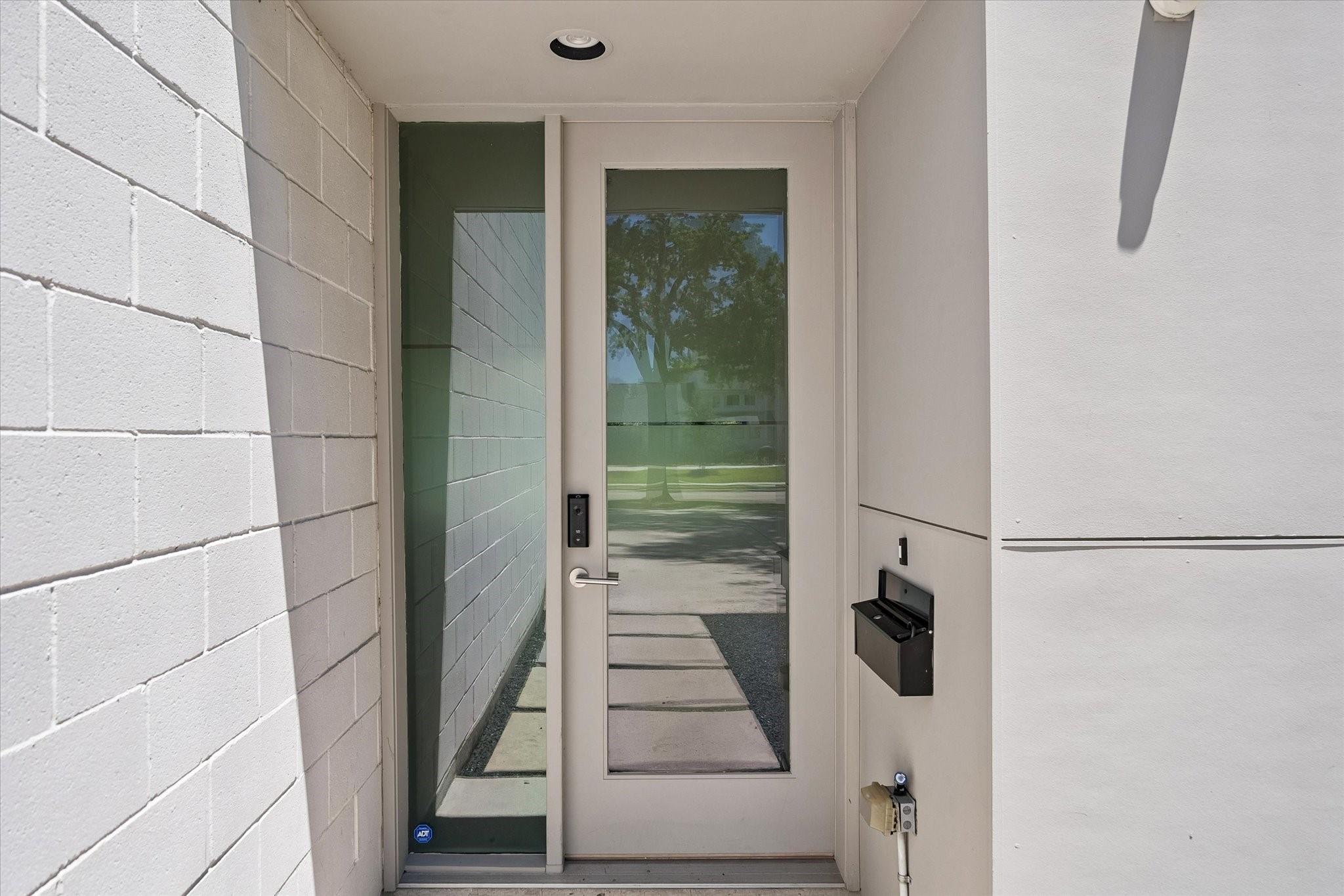 918 W 43rd Street