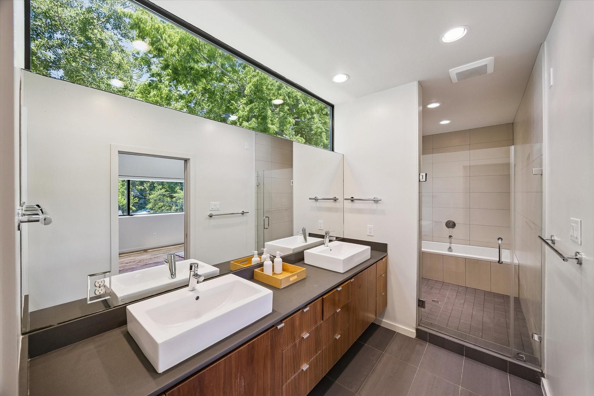 918 W 43rd Street