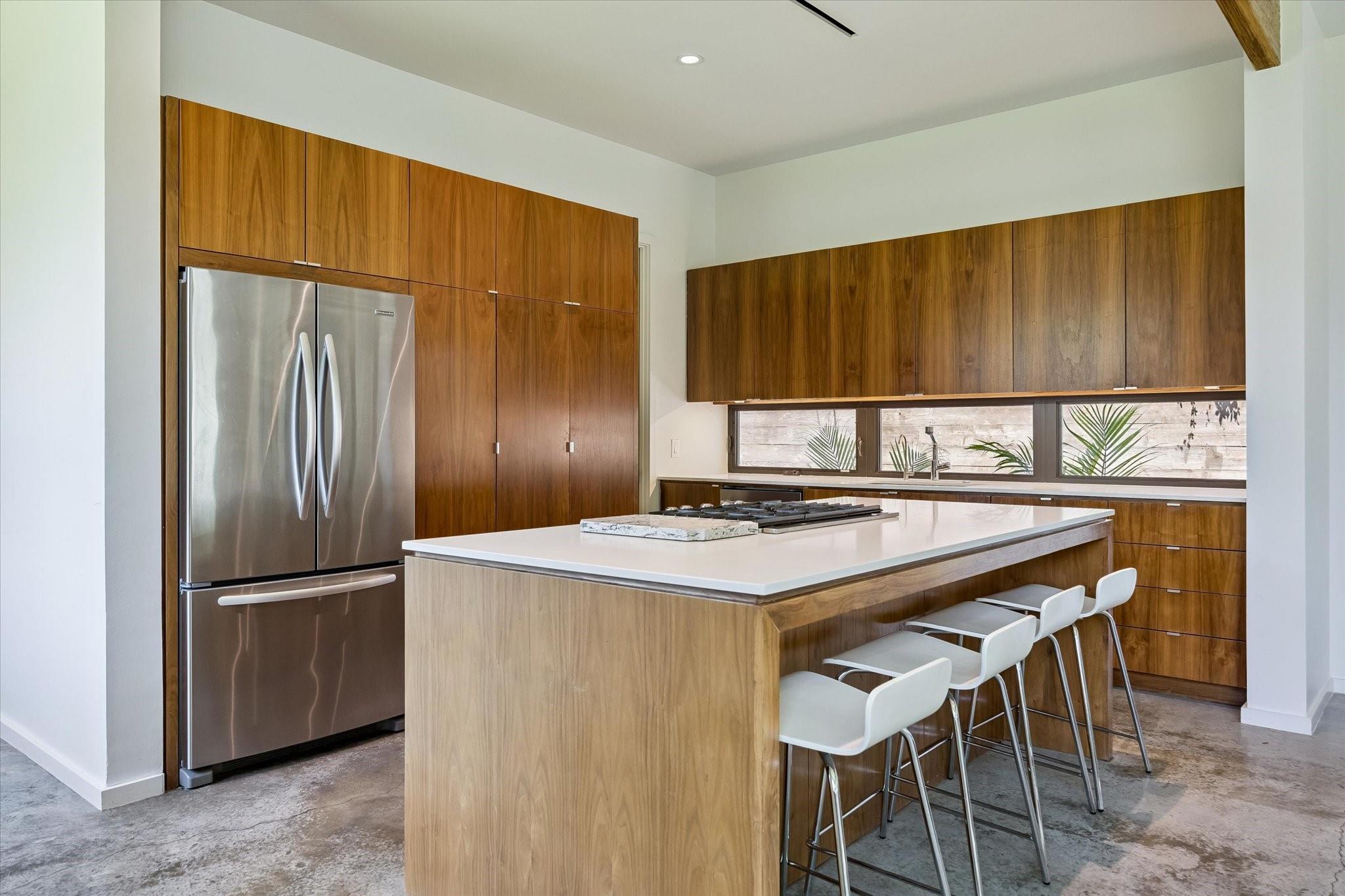 918 W 43rd Street