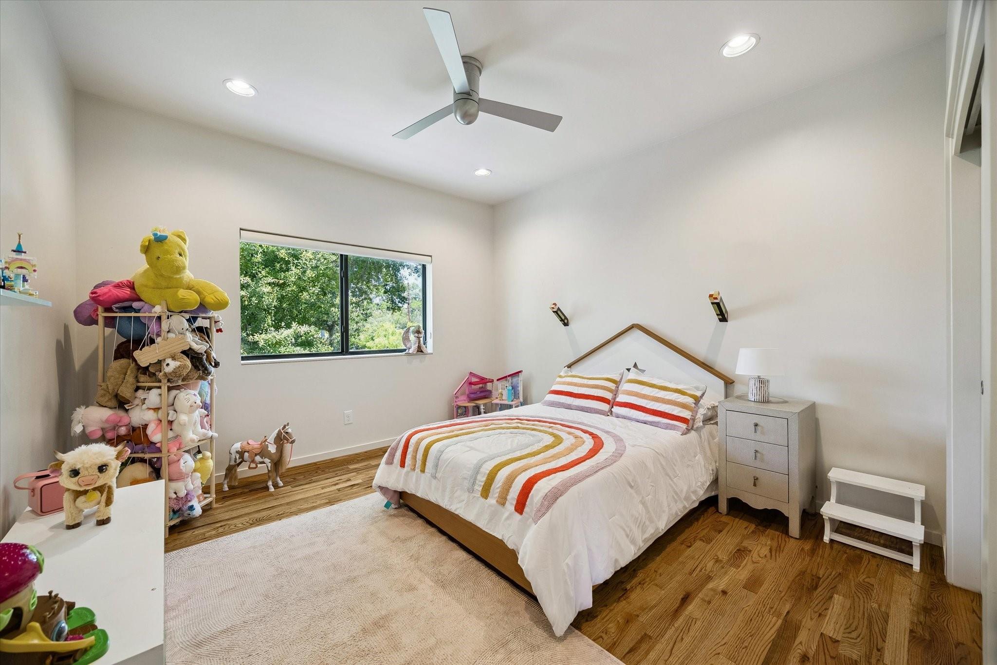 918 W 43rd Street